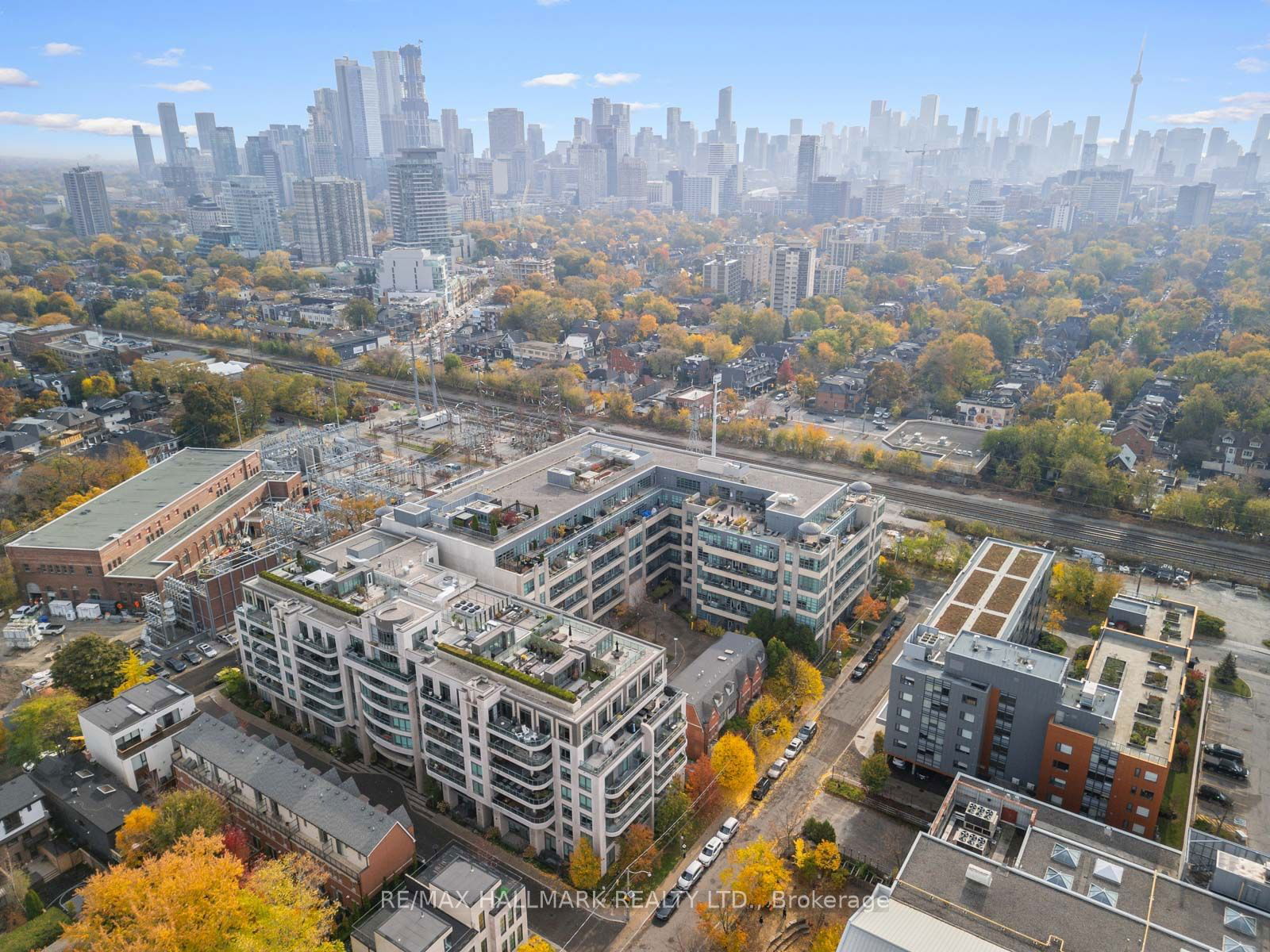 380 Macpherson Ave, unit 403 for sale