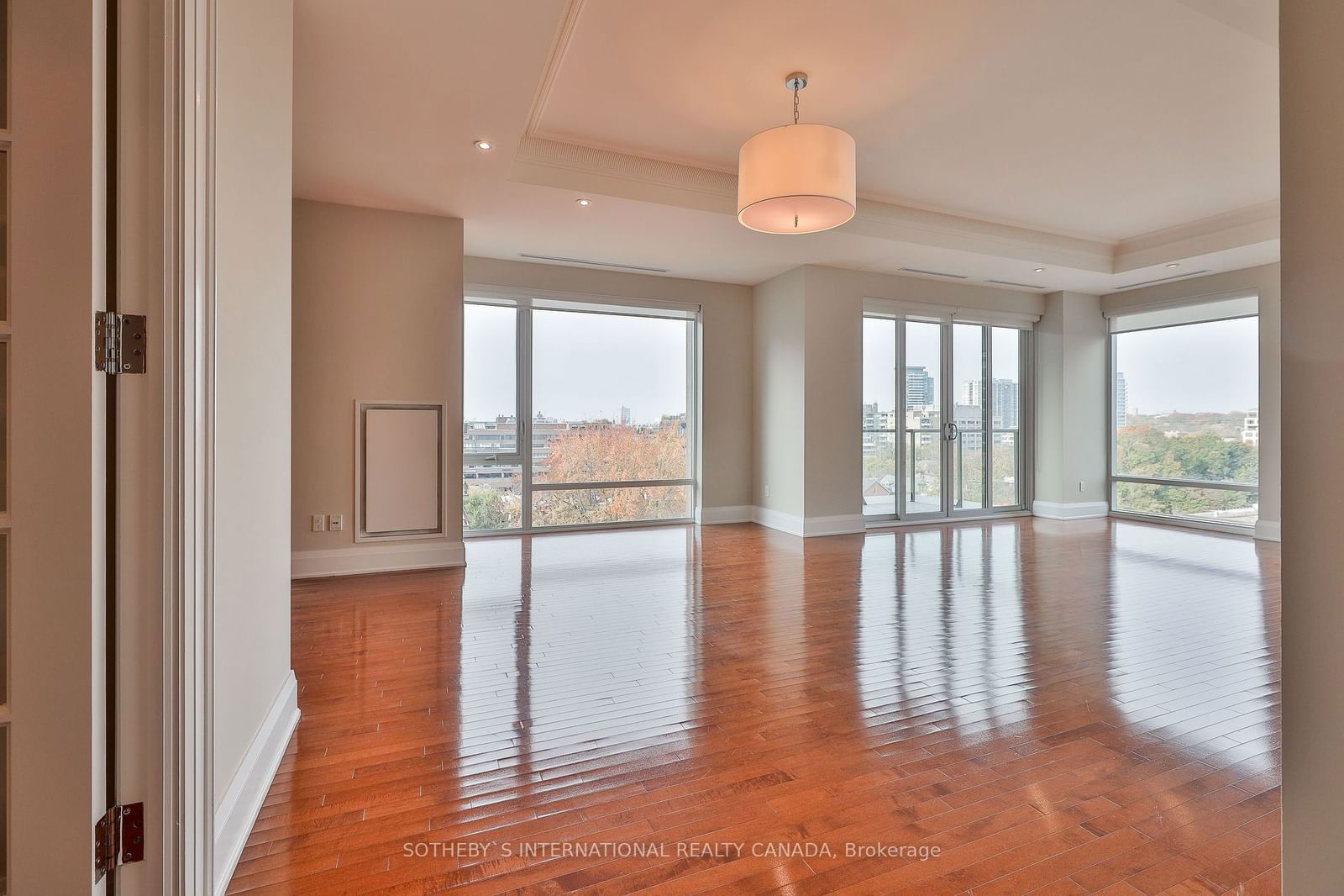 80 Yorkville Ave, unit 802 for rent