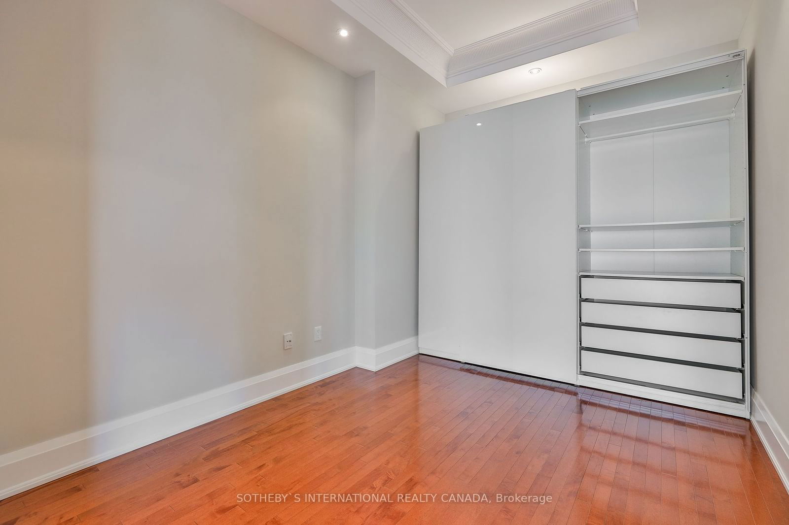 80 Yorkville Ave, unit 802 for rent