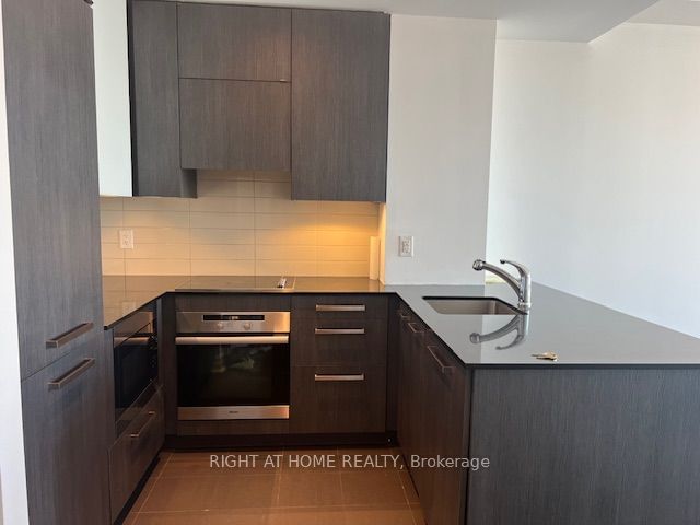 8 the esplanade, unit 3810 for rent