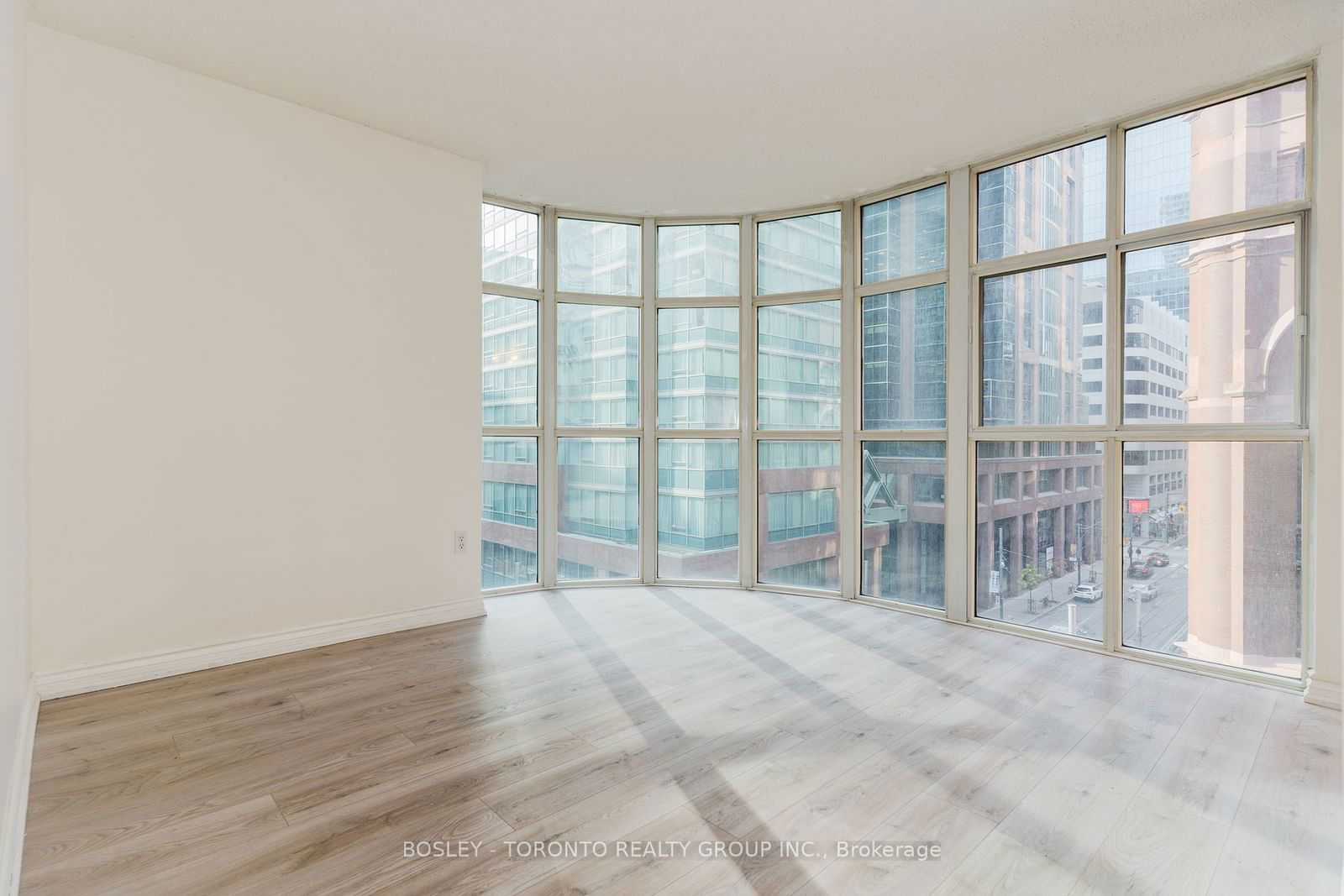 105 Victoria St, unit 606 for rent