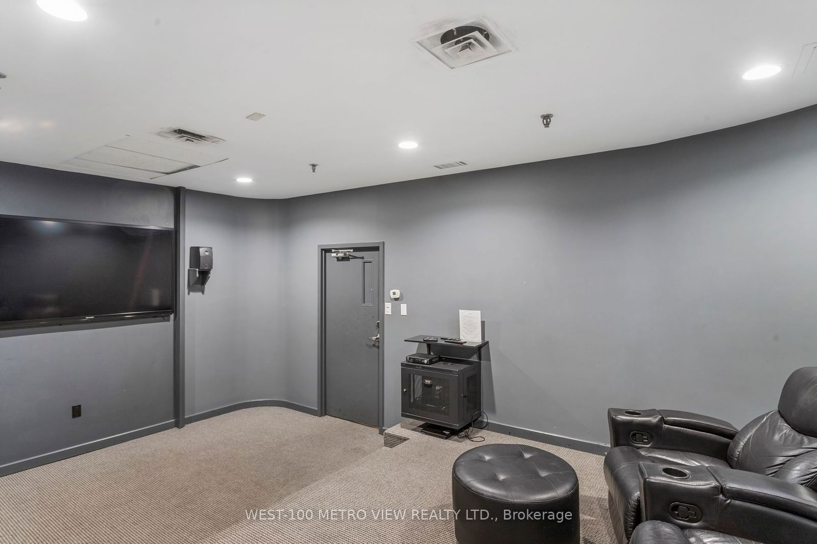 705 King St W, unit 814 for rent