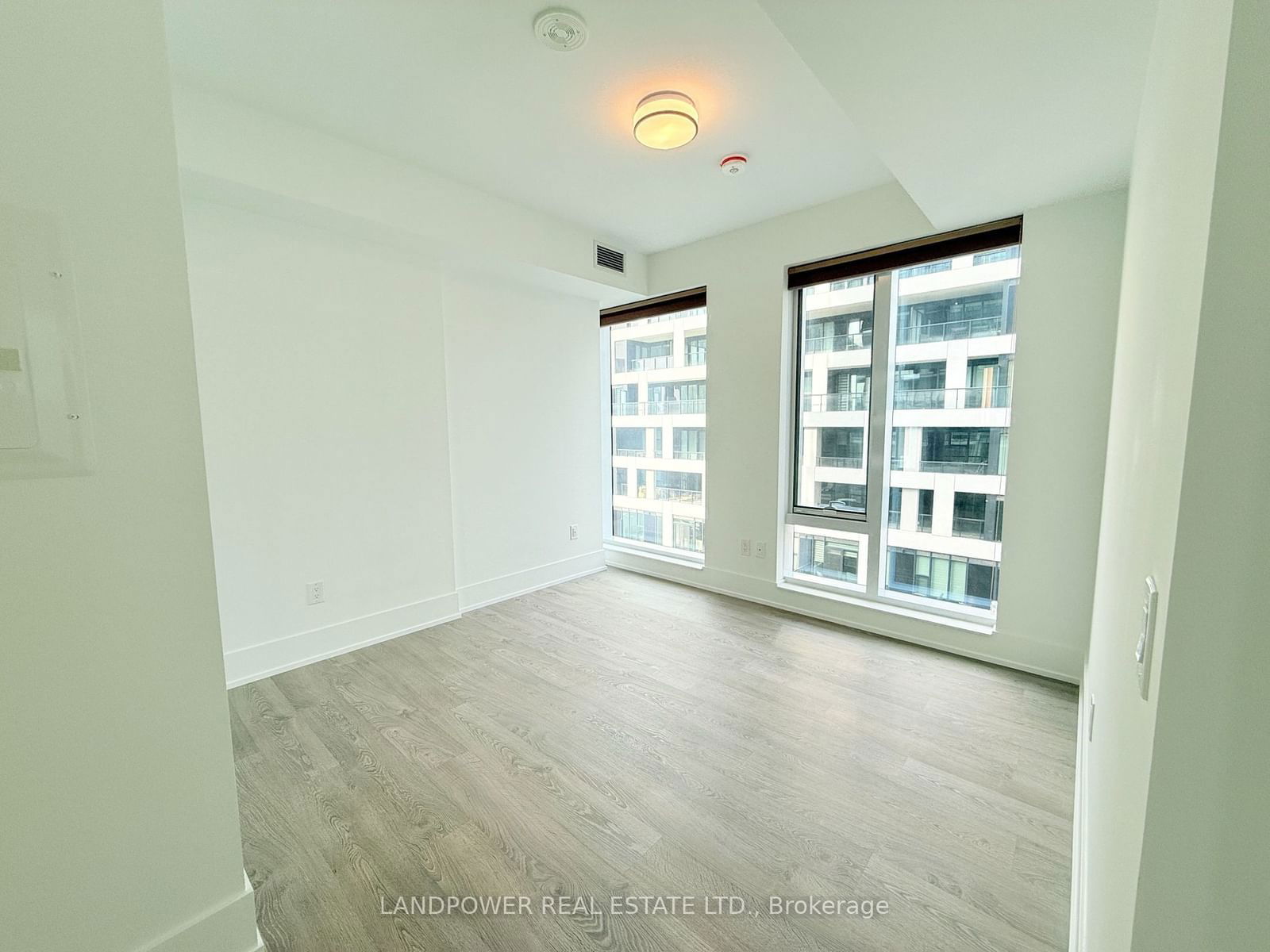 480 Front St W, unit 806 for rent