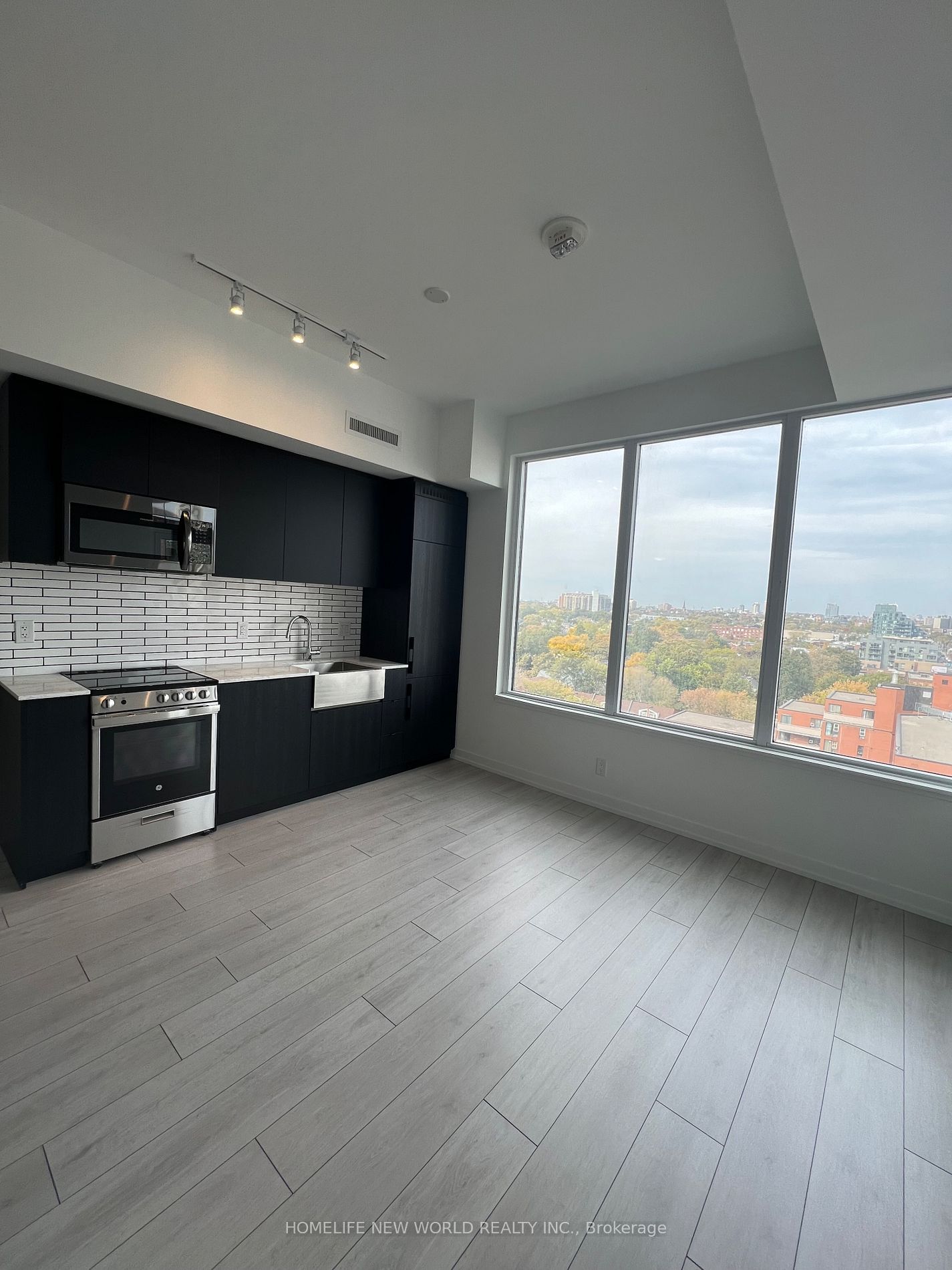 270 Dufferin St N, unit 922 for rent