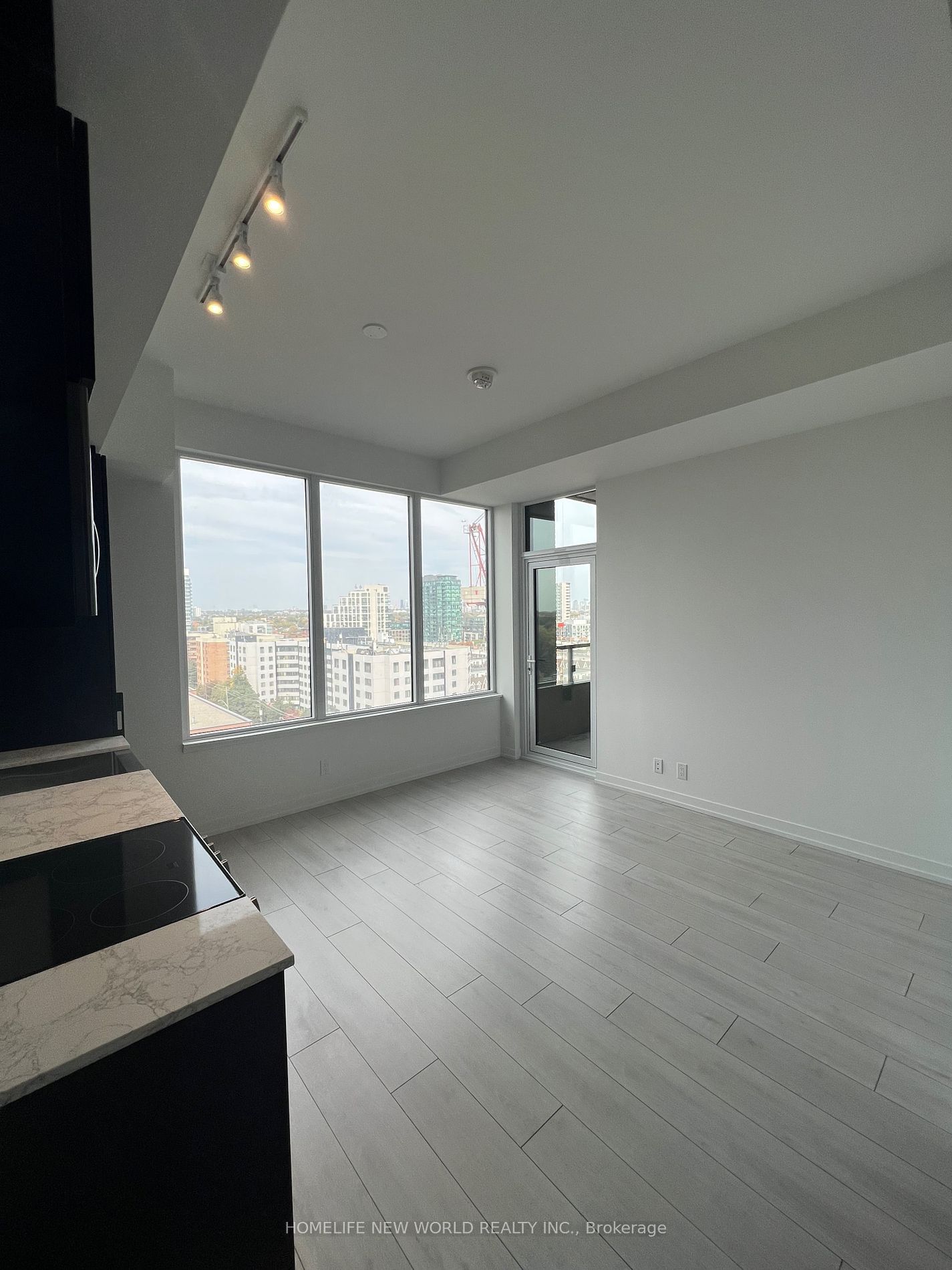 270 Dufferin St N, unit 922 for rent