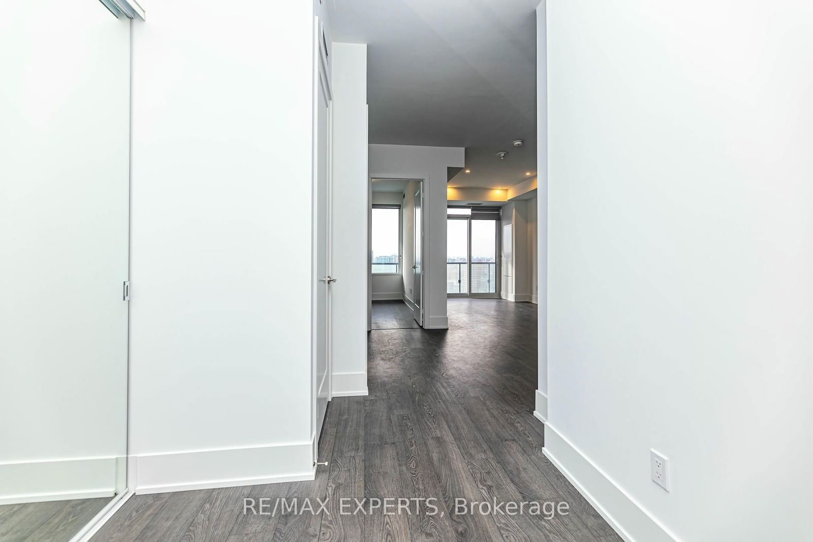 480 Front St W, unit 1903 for sale