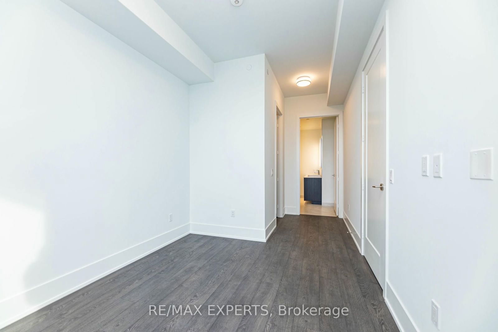 480 Front St W, unit 1903 for sale