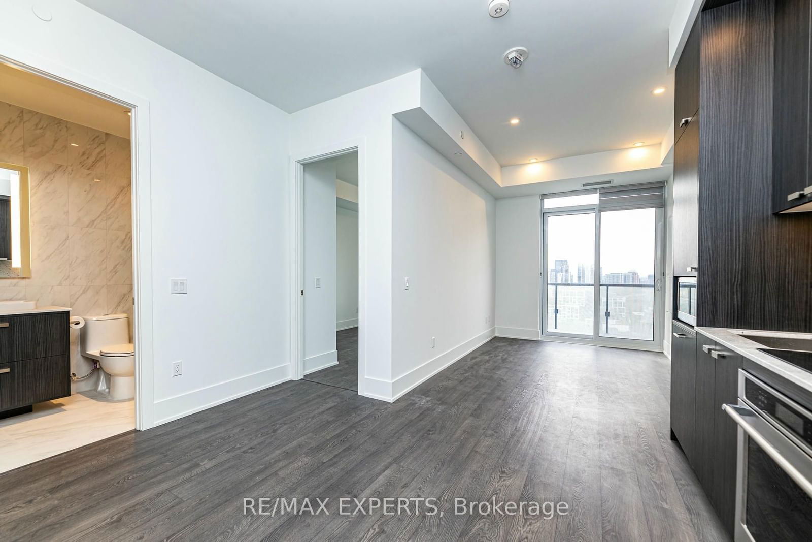 480 Front St W, unit 1903 for sale