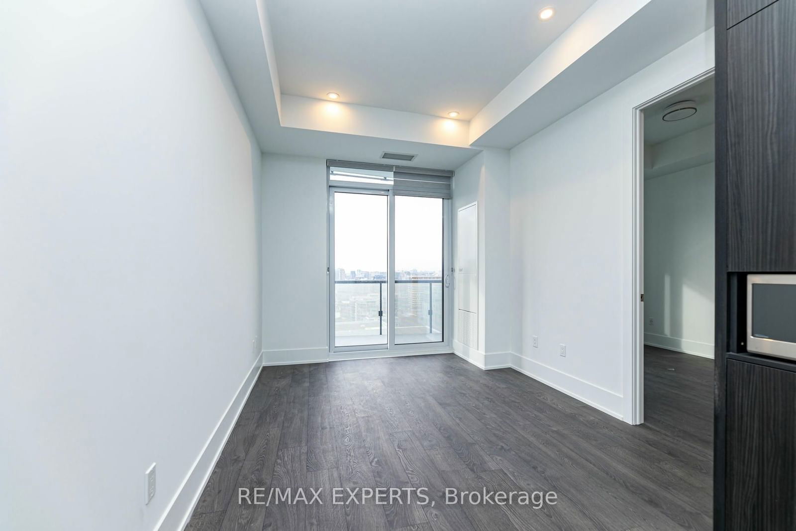 480 Front St W, unit 1903 for sale