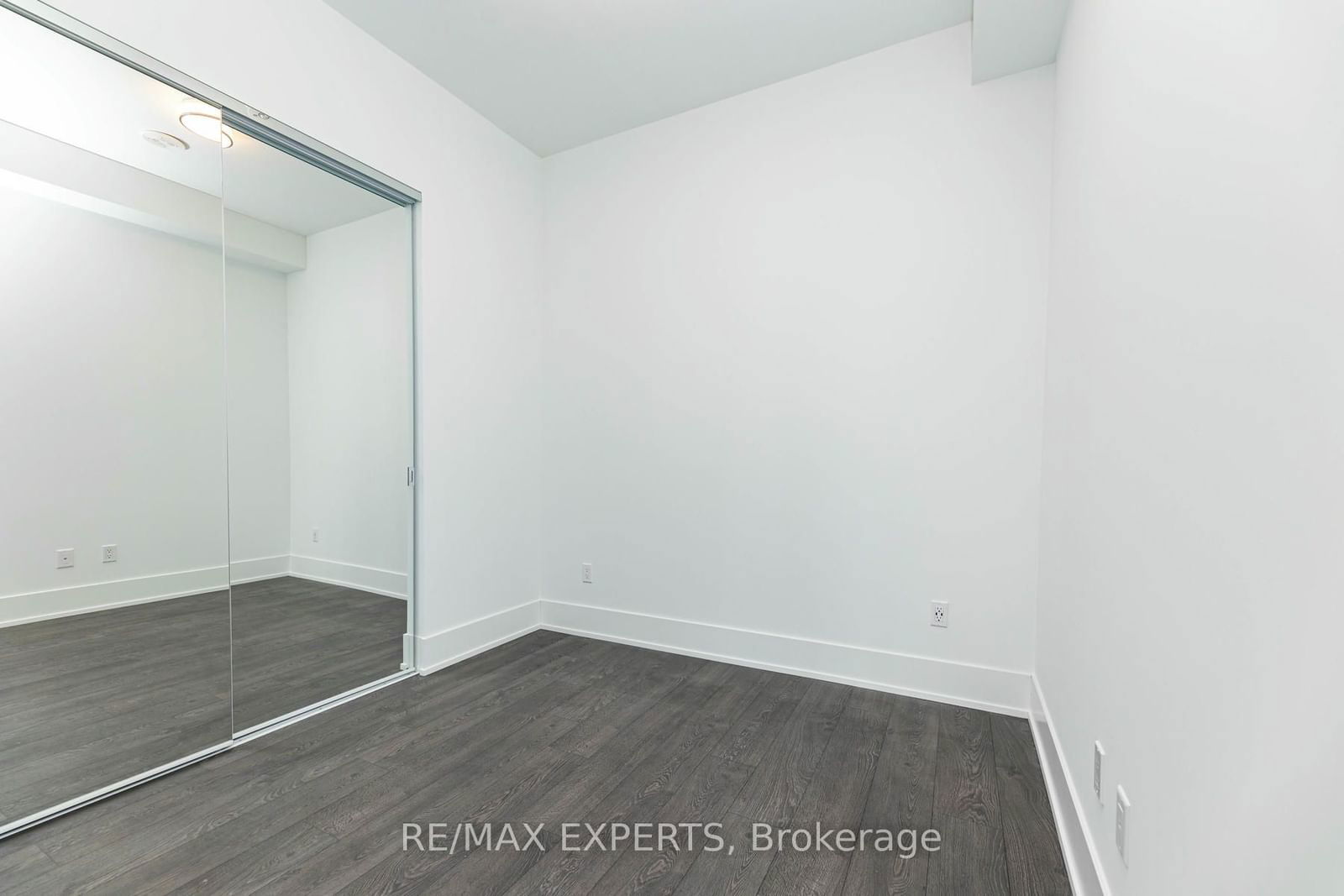 480 Front St W, unit 1903 for sale