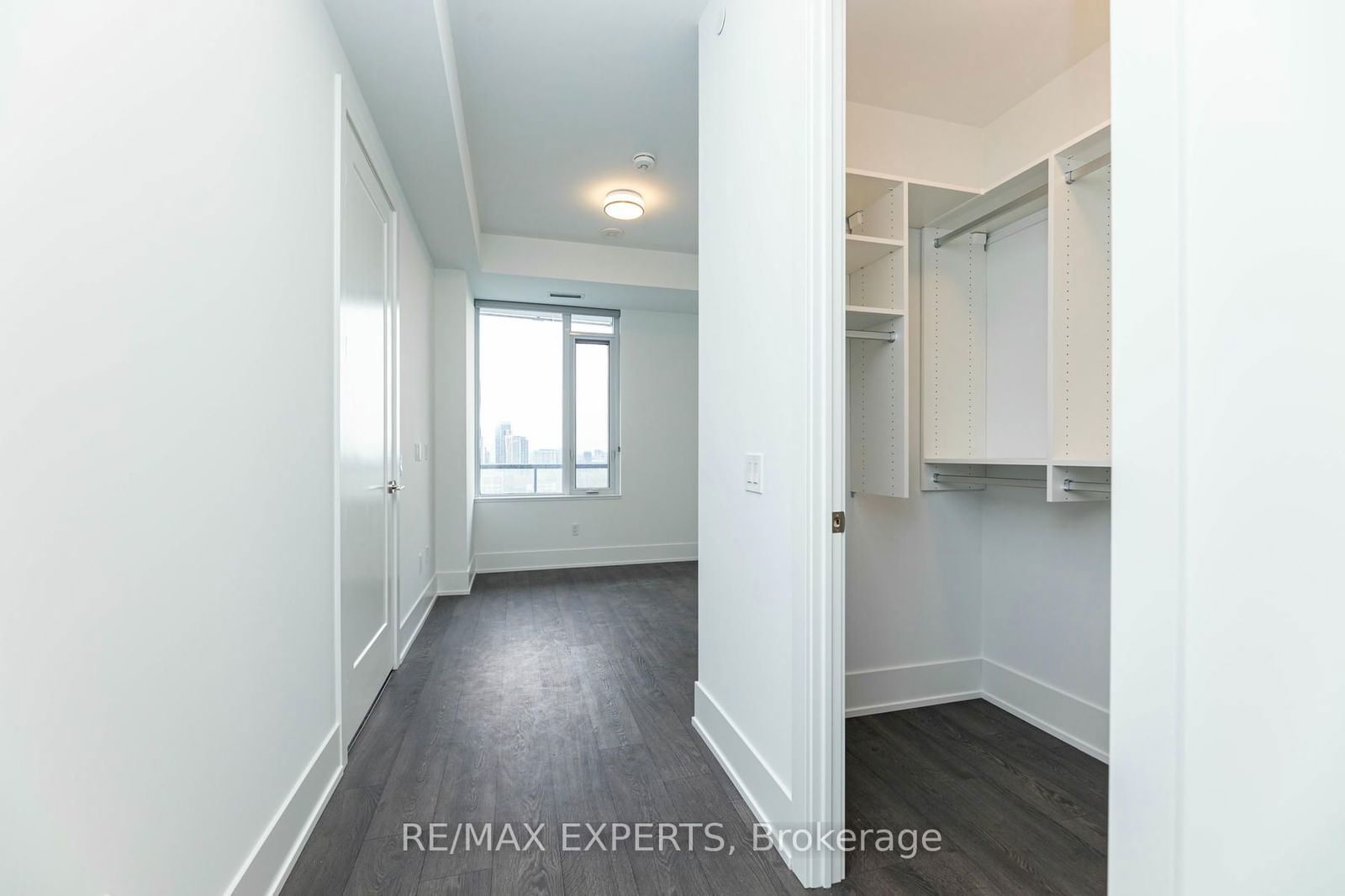 480 Front St W, unit 1903 for sale