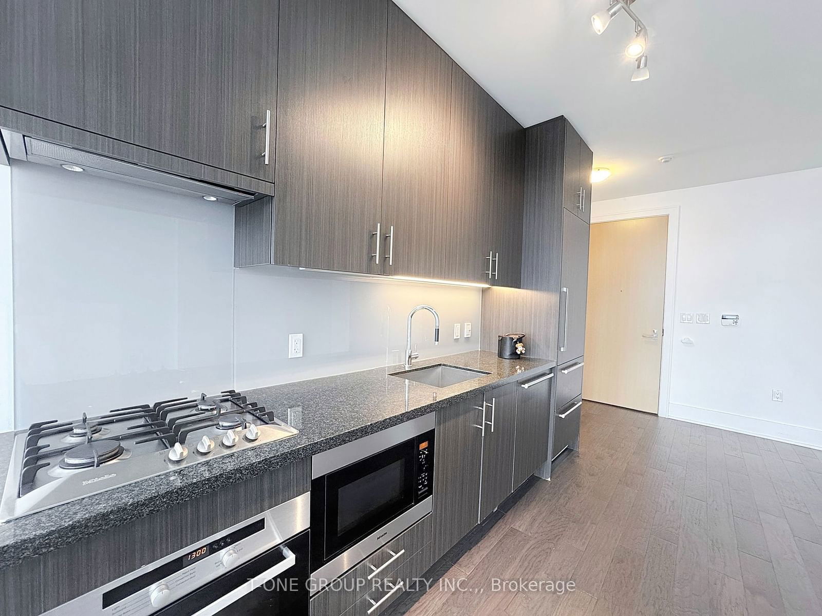 39 Queens Quay E, unit 1122 for rent