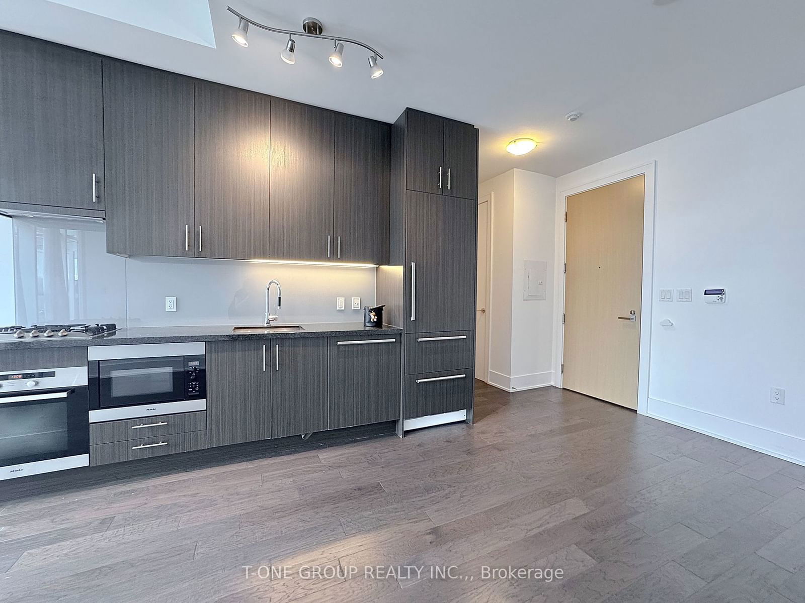 39 Queens Quay E, unit 1122 for rent