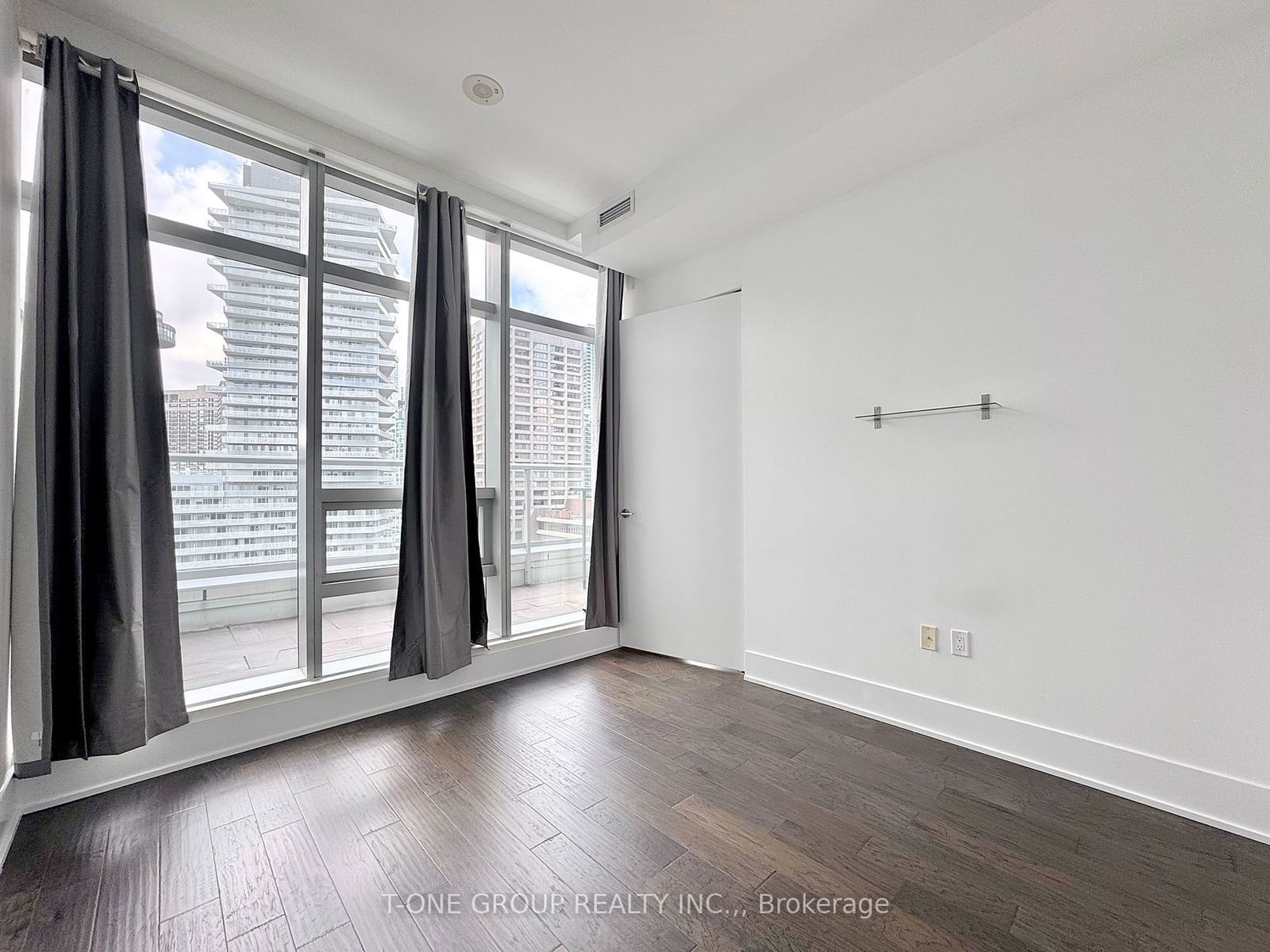 39 Queens Quay E, unit 1122 for rent