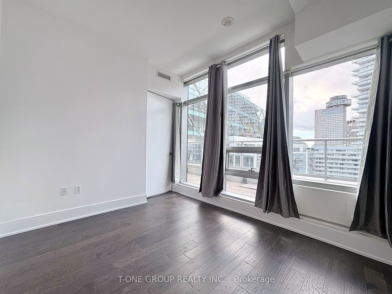 39 Queens Quay E, unit 1122 for rent