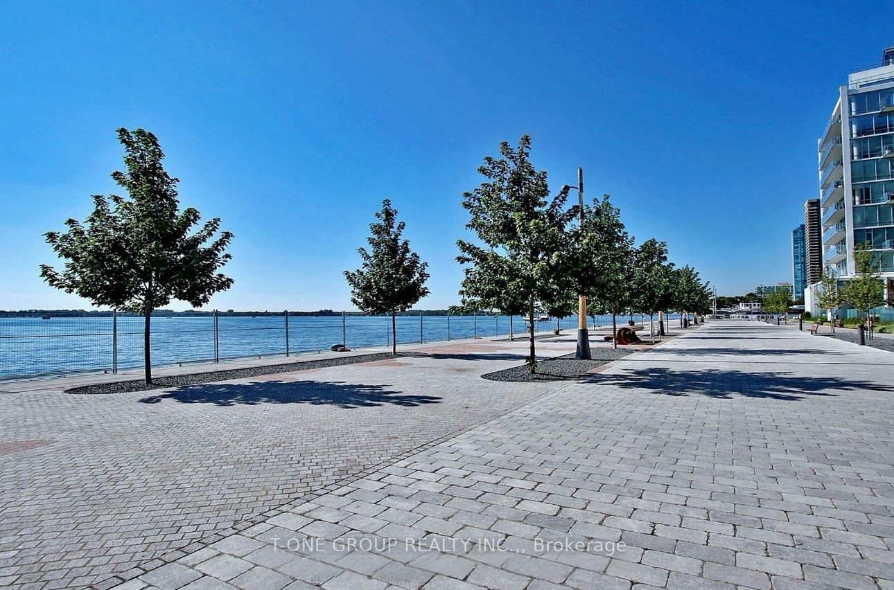 39 Queens Quay E, unit 1122 for rent