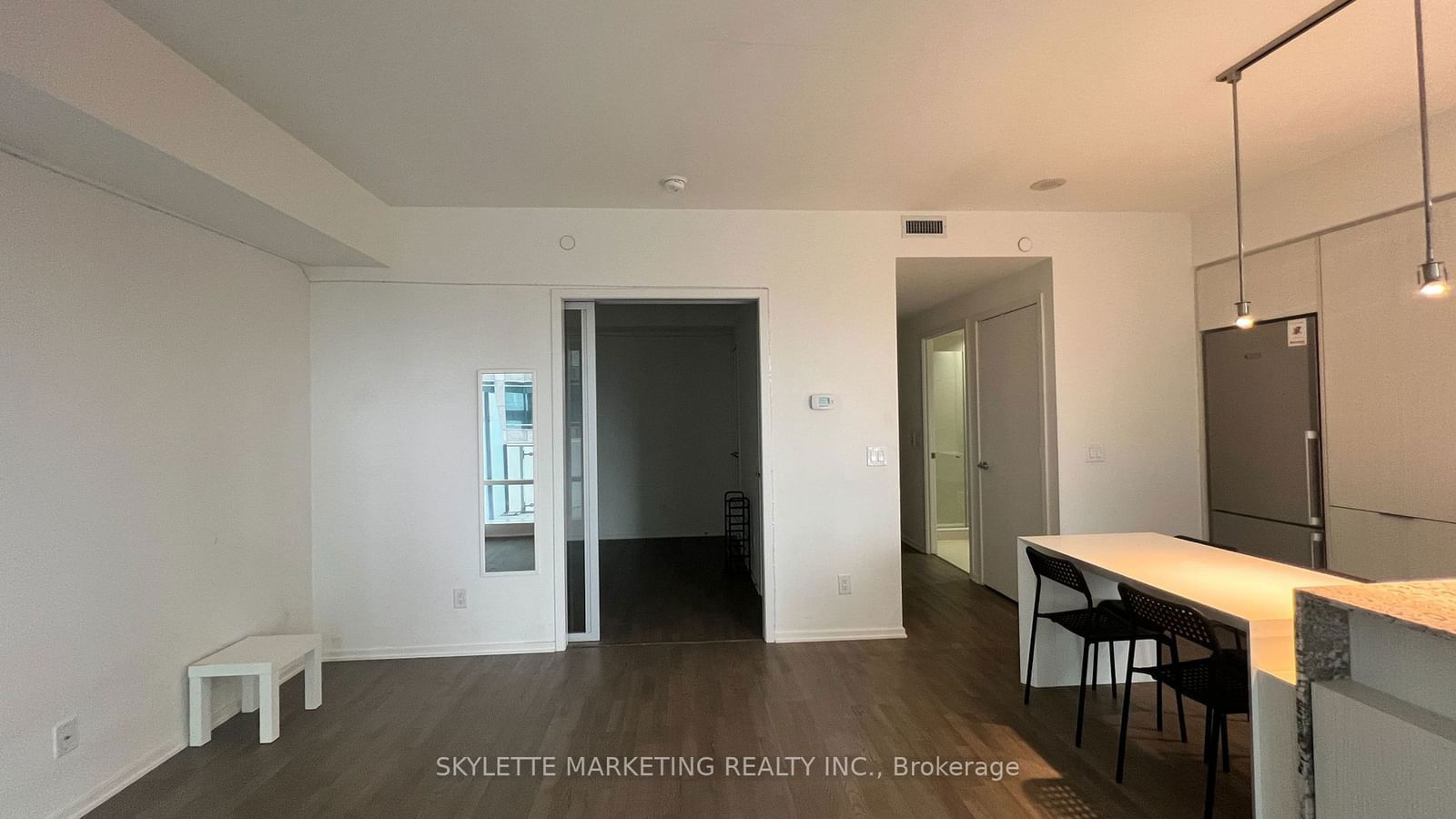 1 Bloor St E, unit 1002 for rent