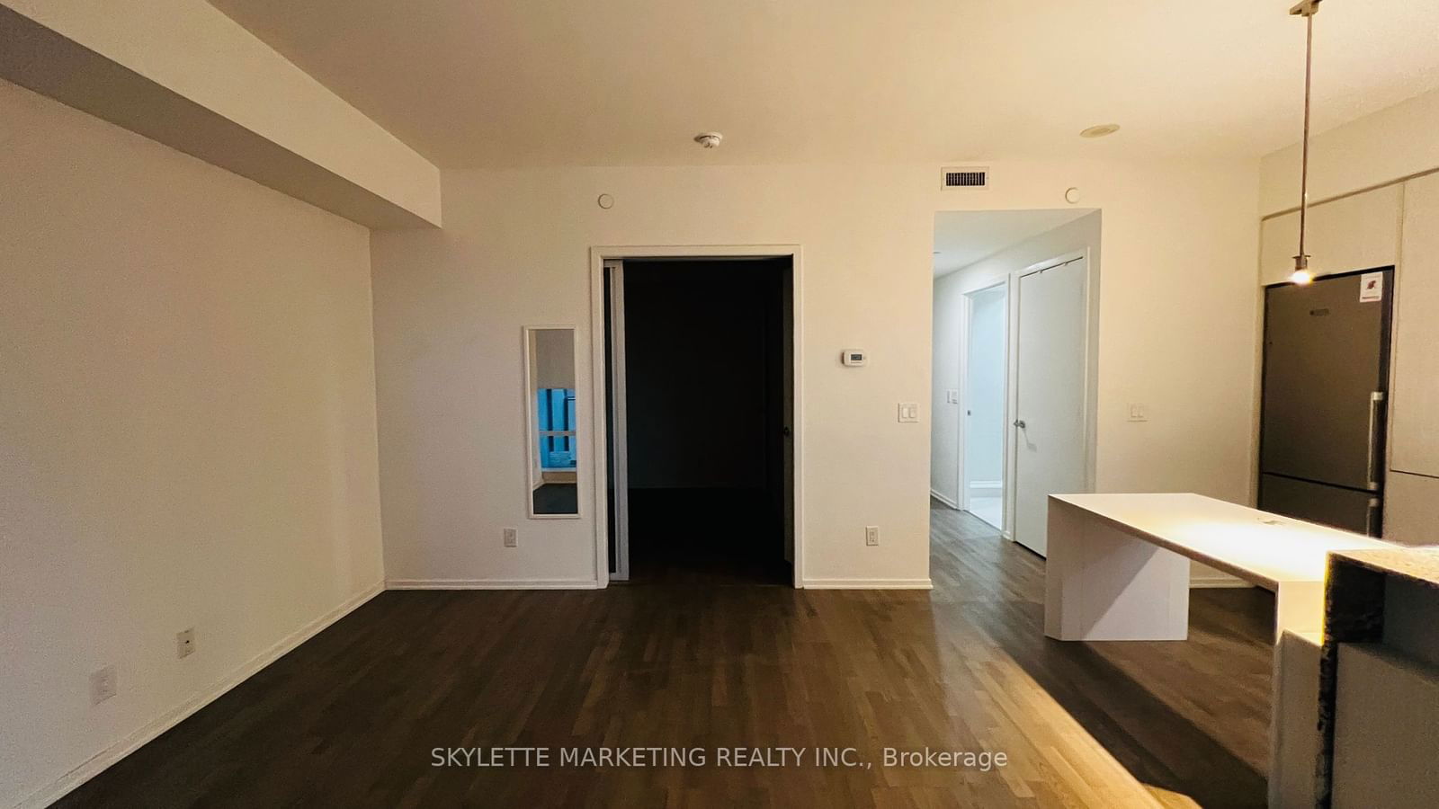 1 Bloor St E, unit 1002 for rent