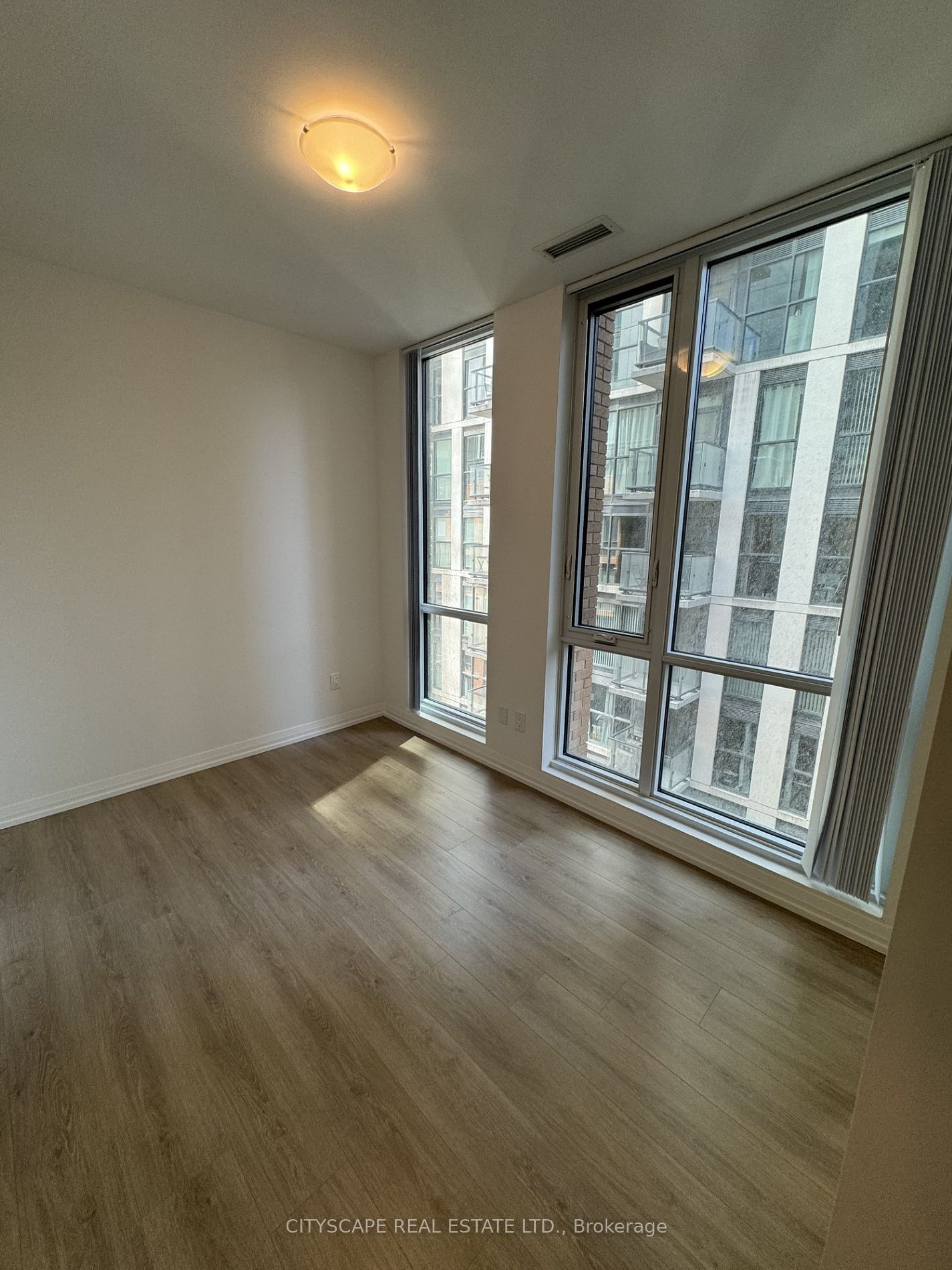 8 Widmer St, unit 2009 for rent