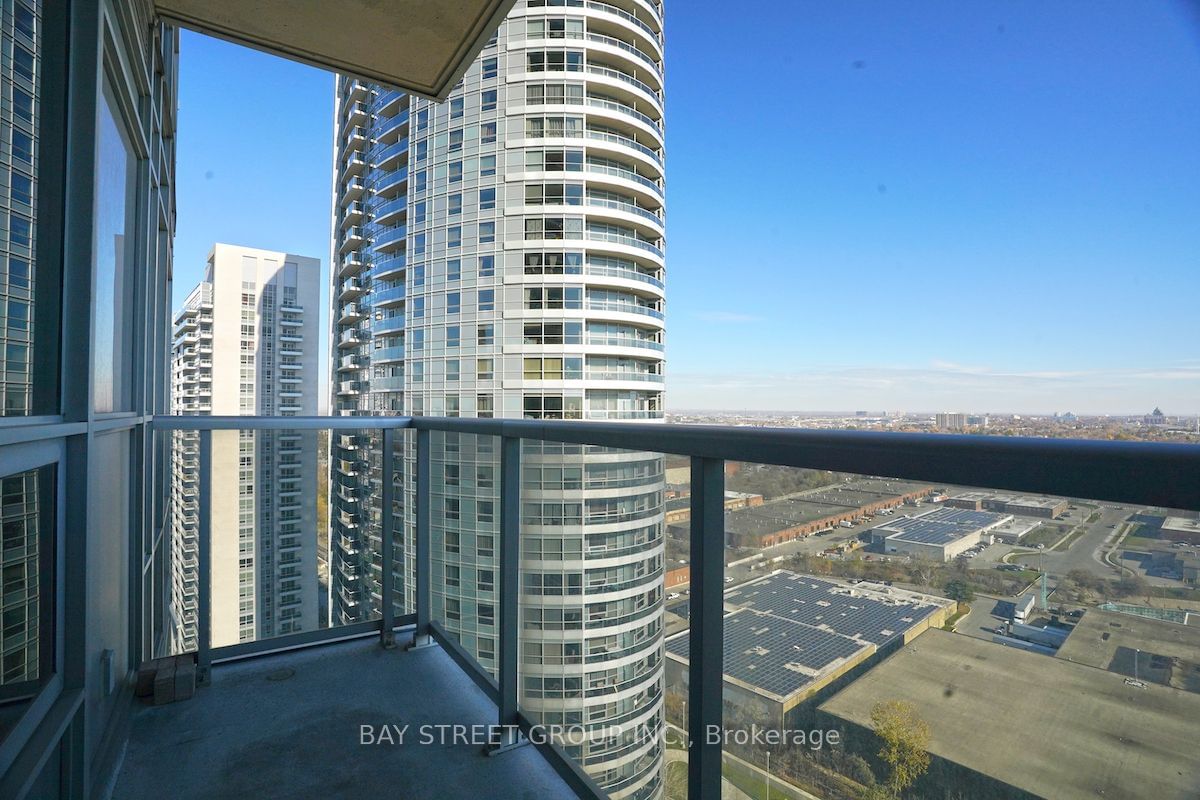 125 Village Green Sq, unit 2202 for rent