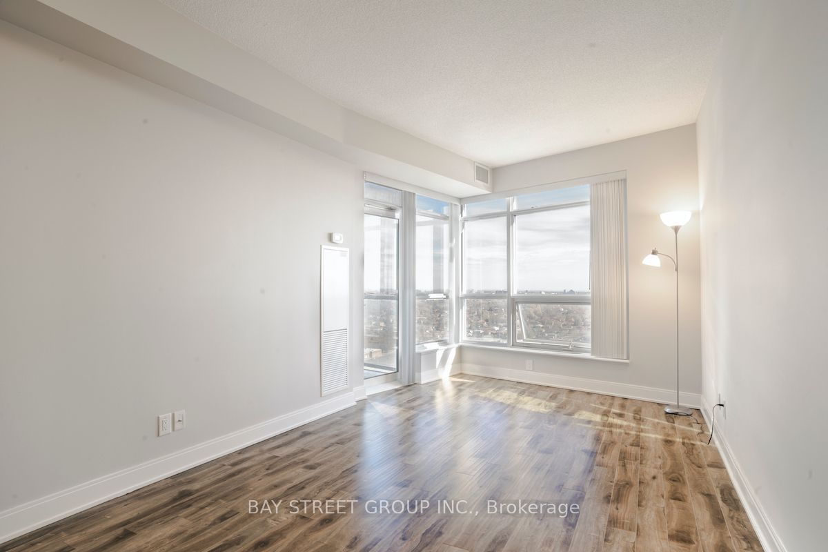 125 Village Green Sq, unit 2202 for rent