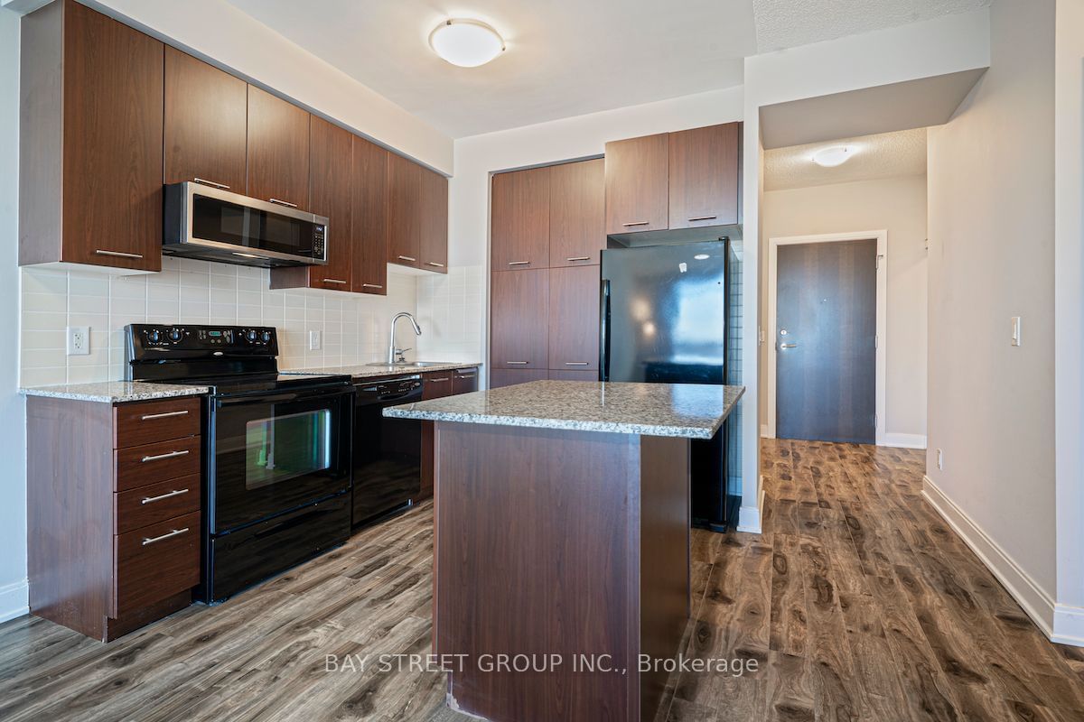 125 Village Green Sq, unit 2202 for rent