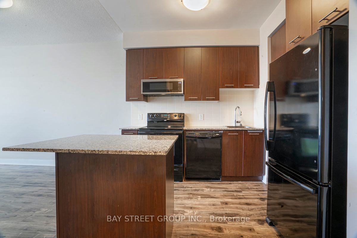 125 Village Green Sq, unit 2202 for rent