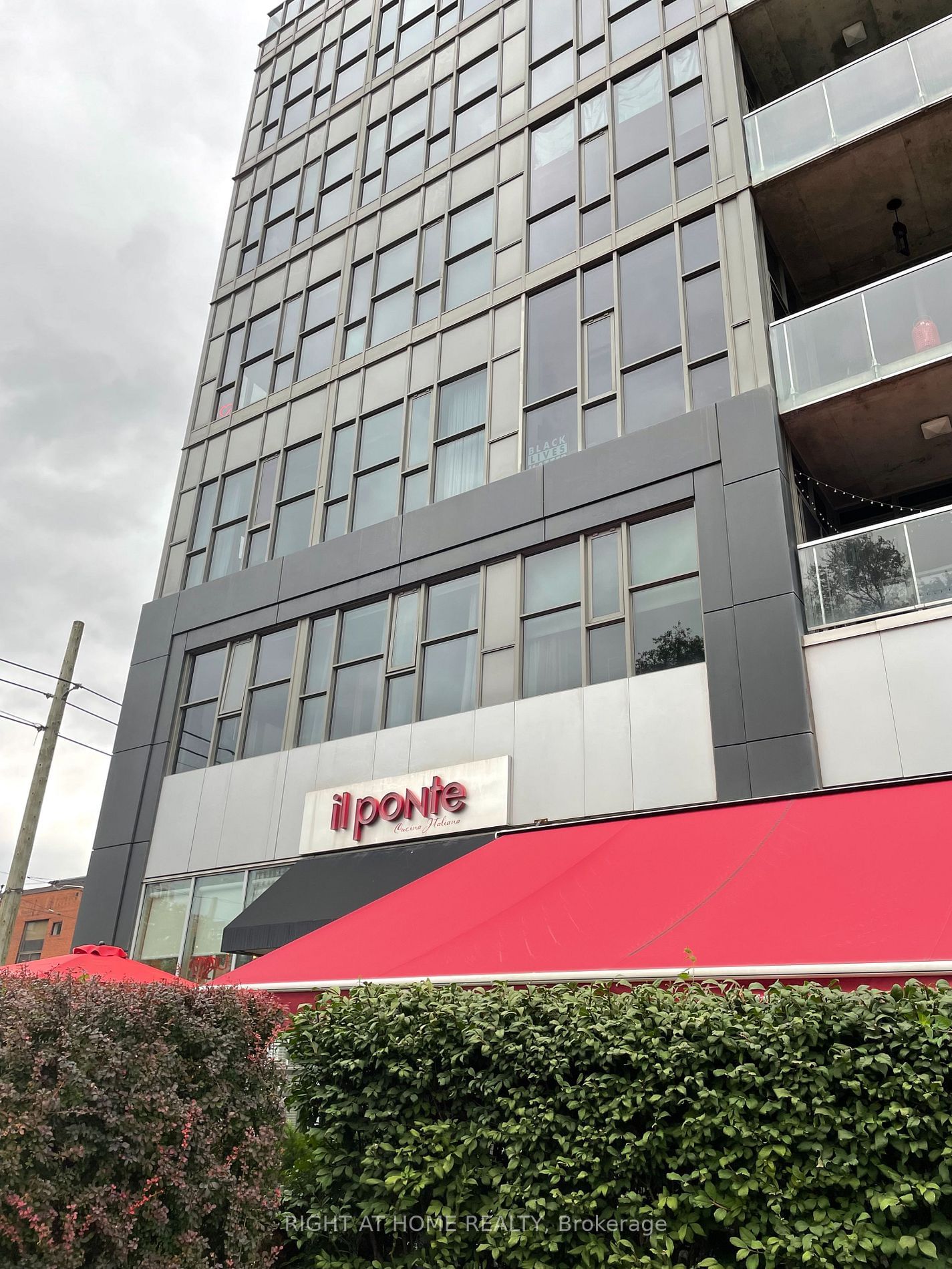 625 Queen St E, unit 508 for rent