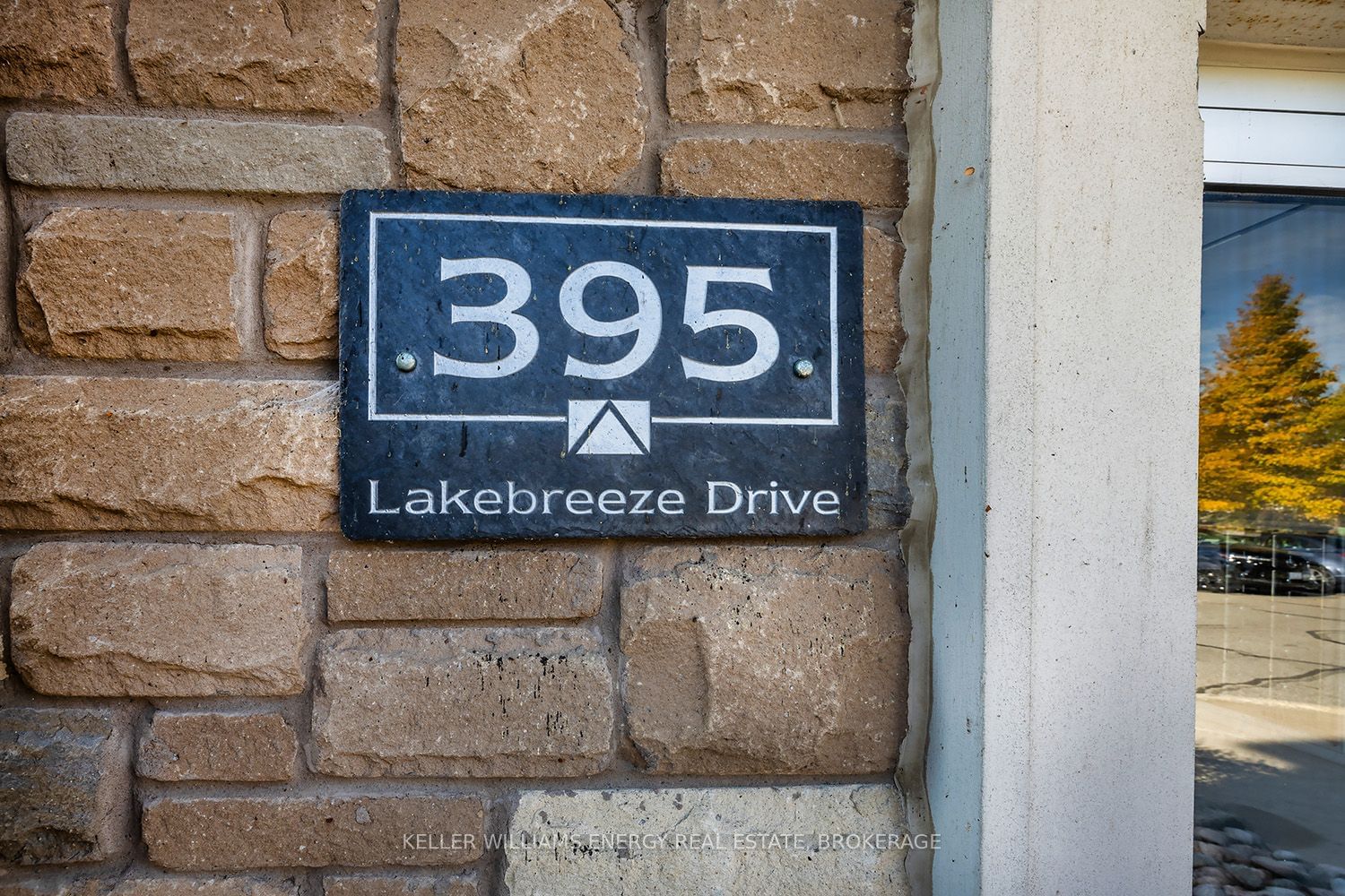 395 Lakebreeze Dr, unit 202 for sale