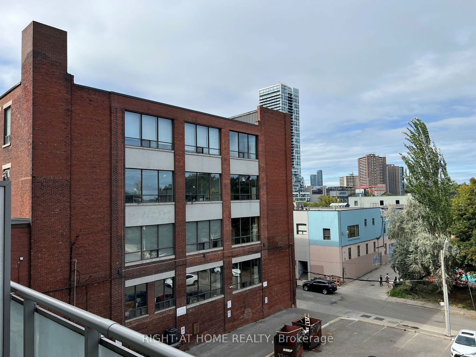 630 Queen St E, unit 407 for sale