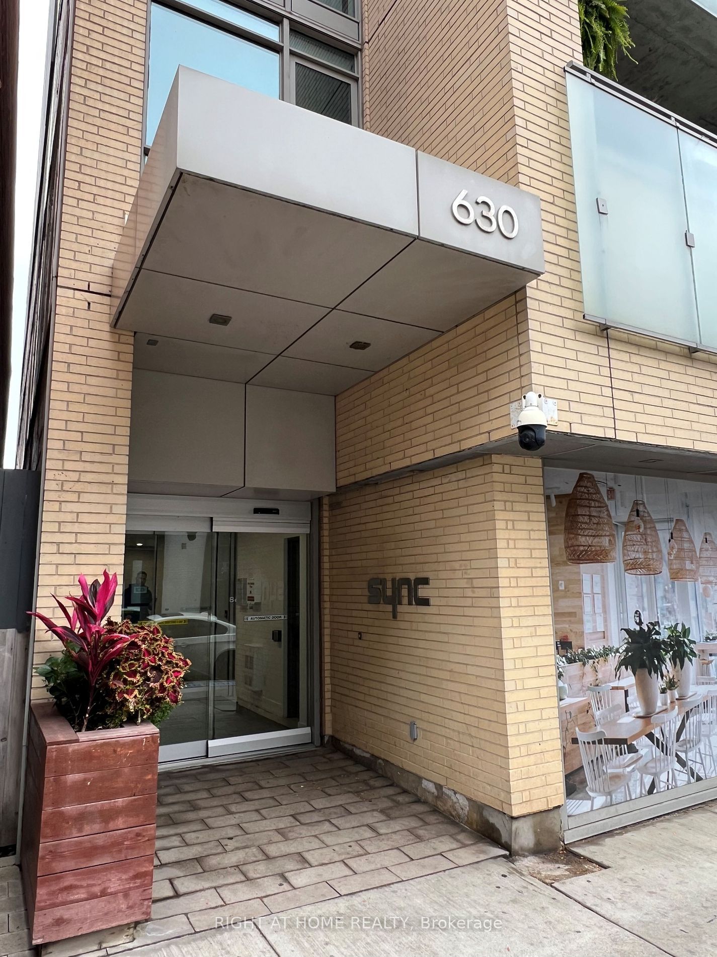 630 Queen St E, unit 407 for sale