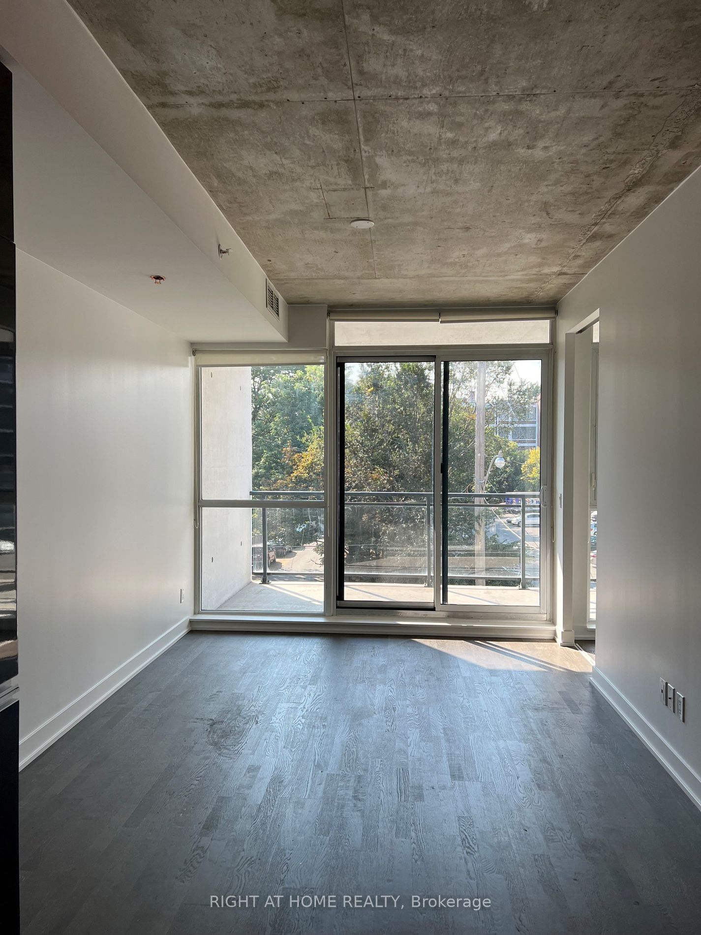 1238 Dundas St E, unit 6 for sale