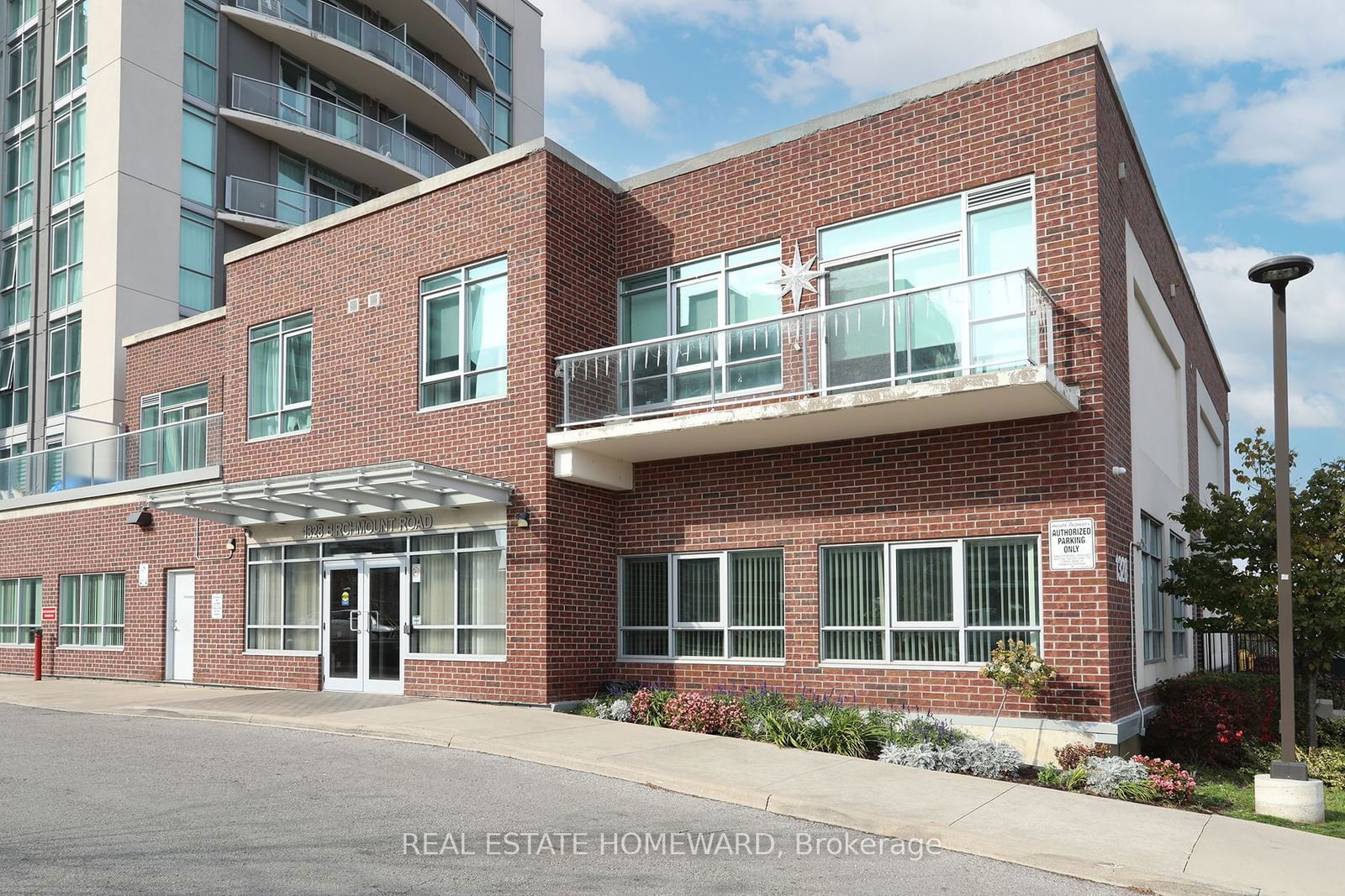 1328 Birchmount Rd, unit 1701 for sale