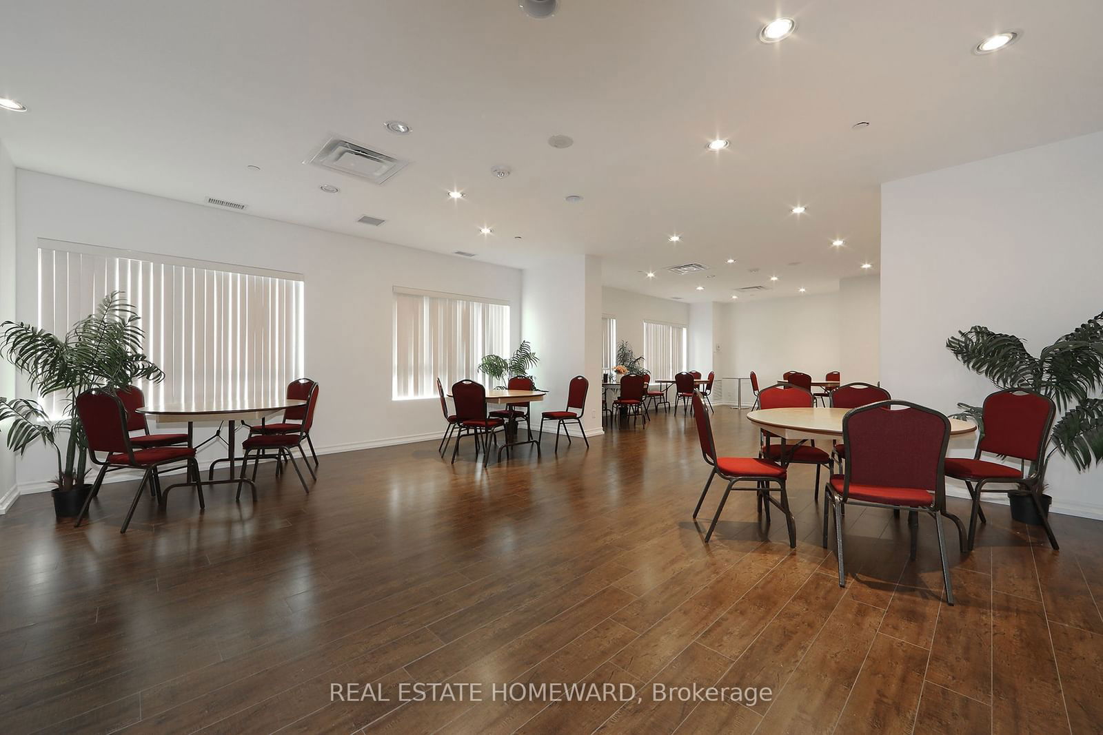 1328 Birchmount Rd, unit 1701 for sale