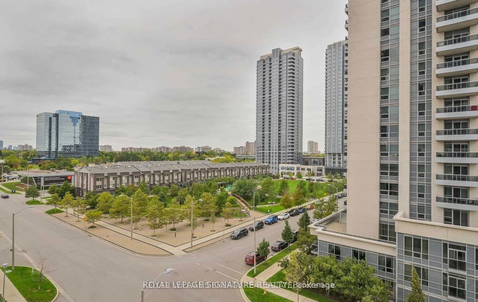 135 Village Green Sq, unit 623 for rent