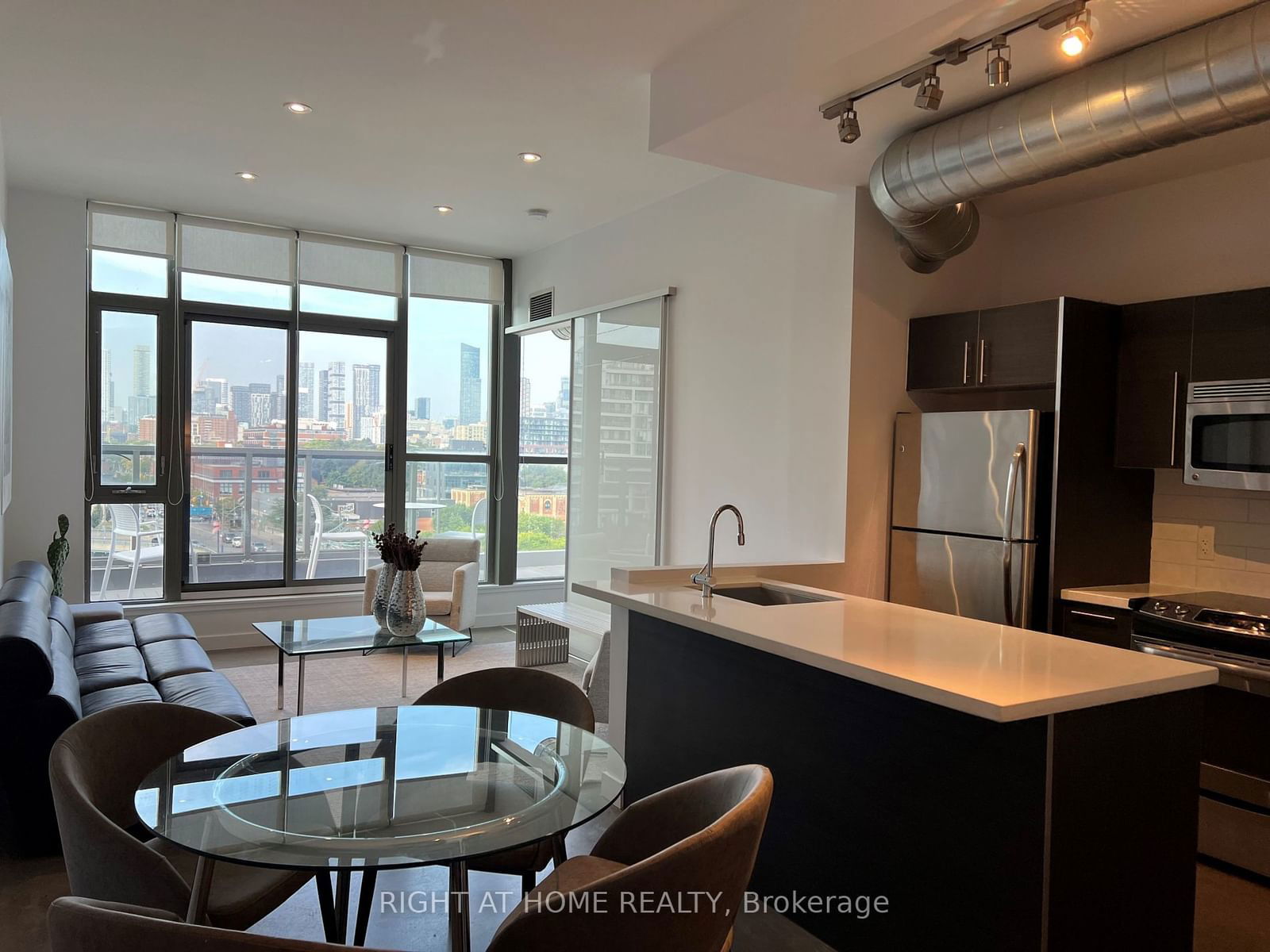 625 Queen St E, unit 607 for sale