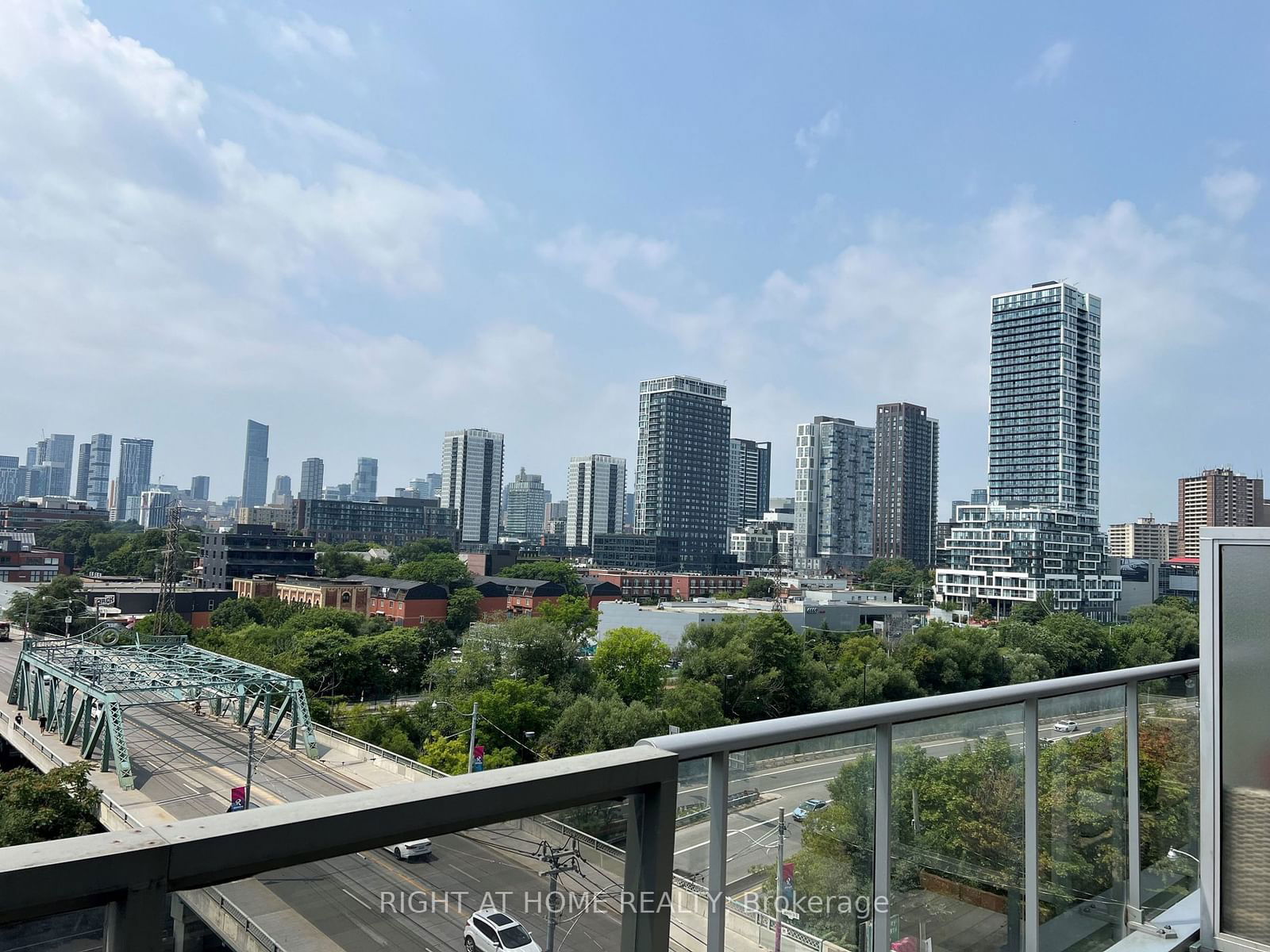 625 Queen St E, unit 607 for sale