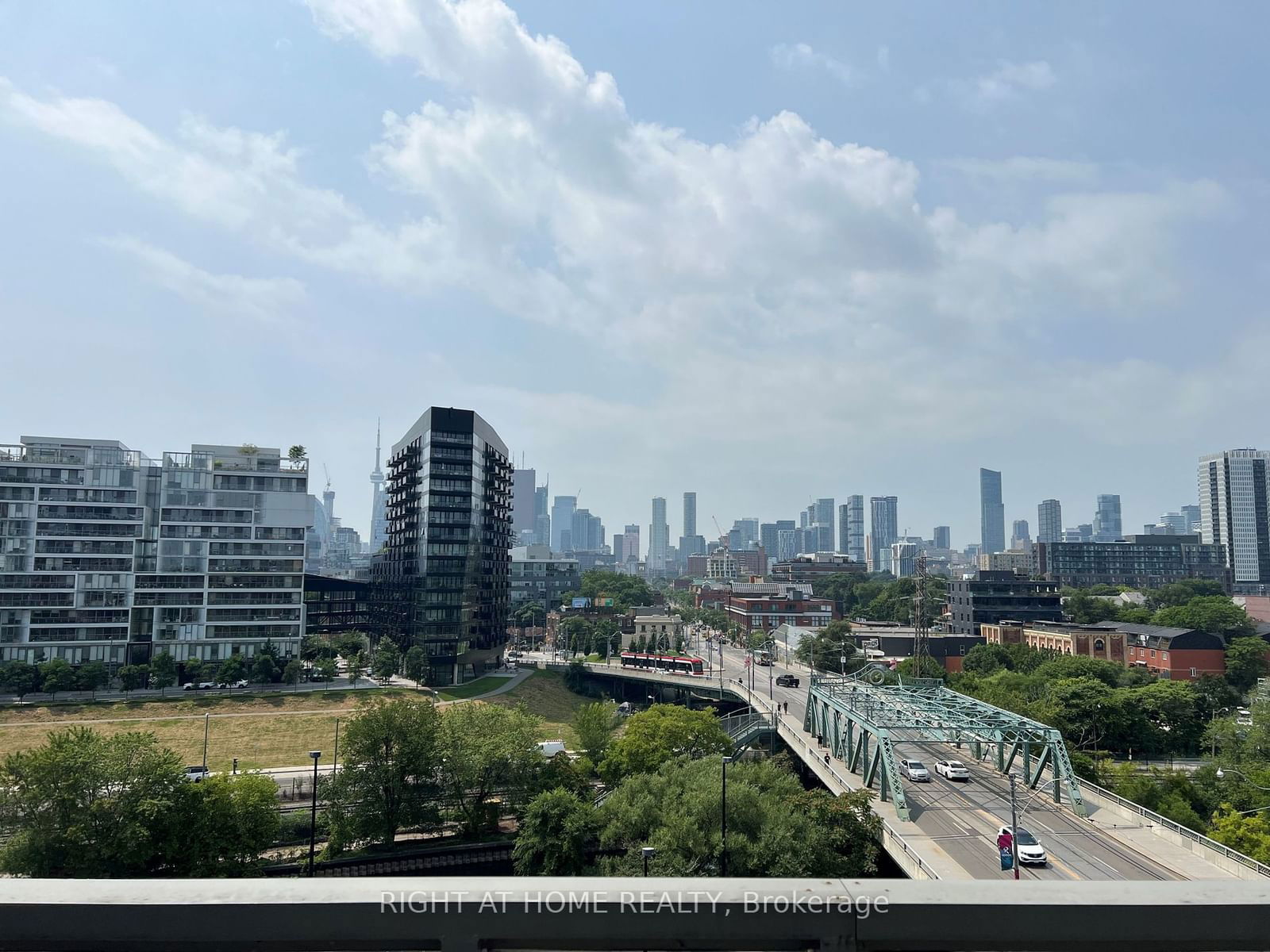 625 Queen St E, unit 607 for sale