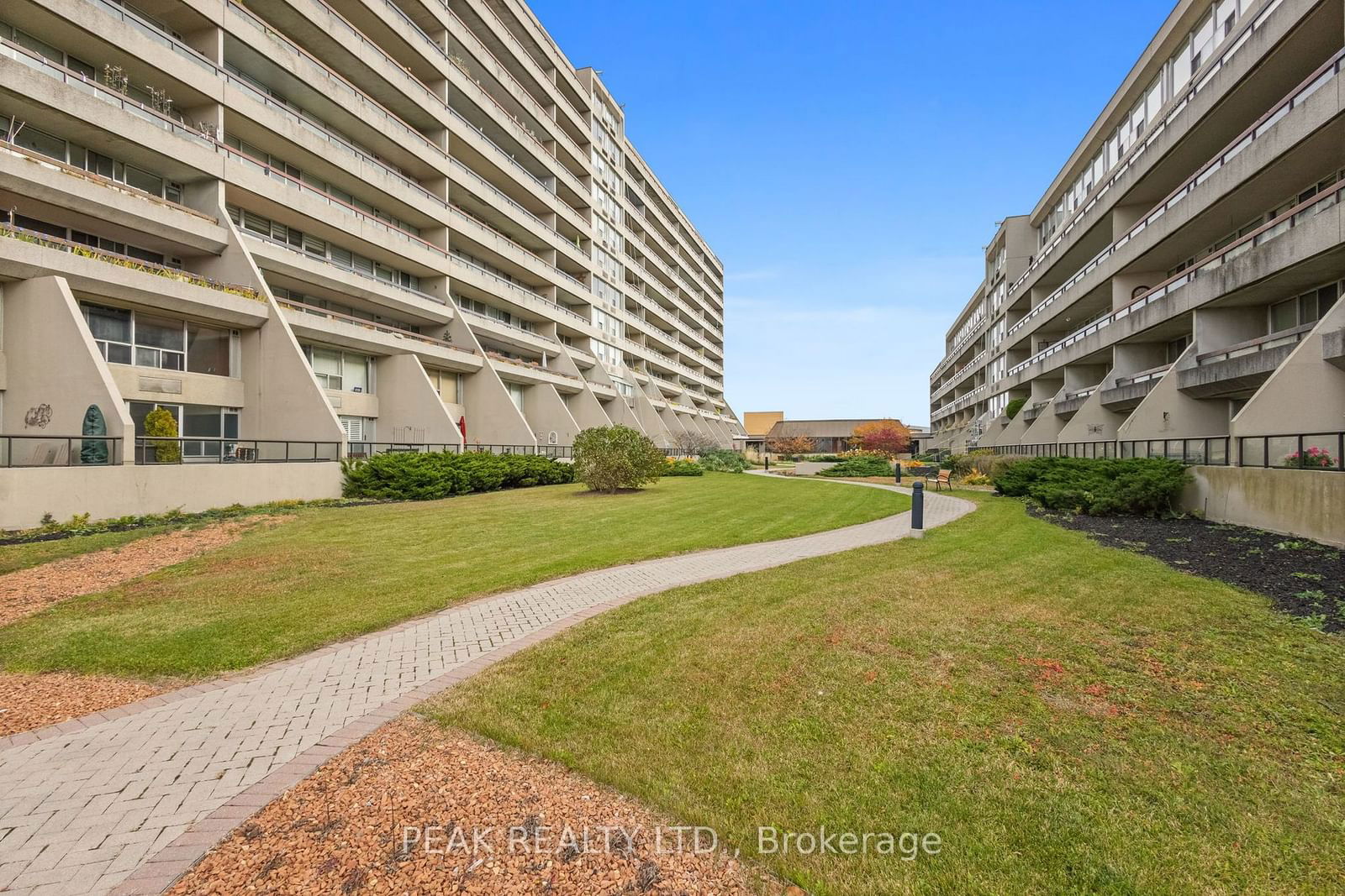 Mclaughlin Square Condos, Oshawa, Toronto