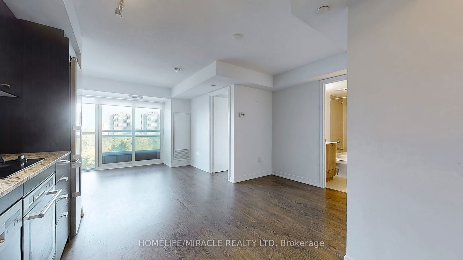 275 Village Green Sq, unit 718 for sale