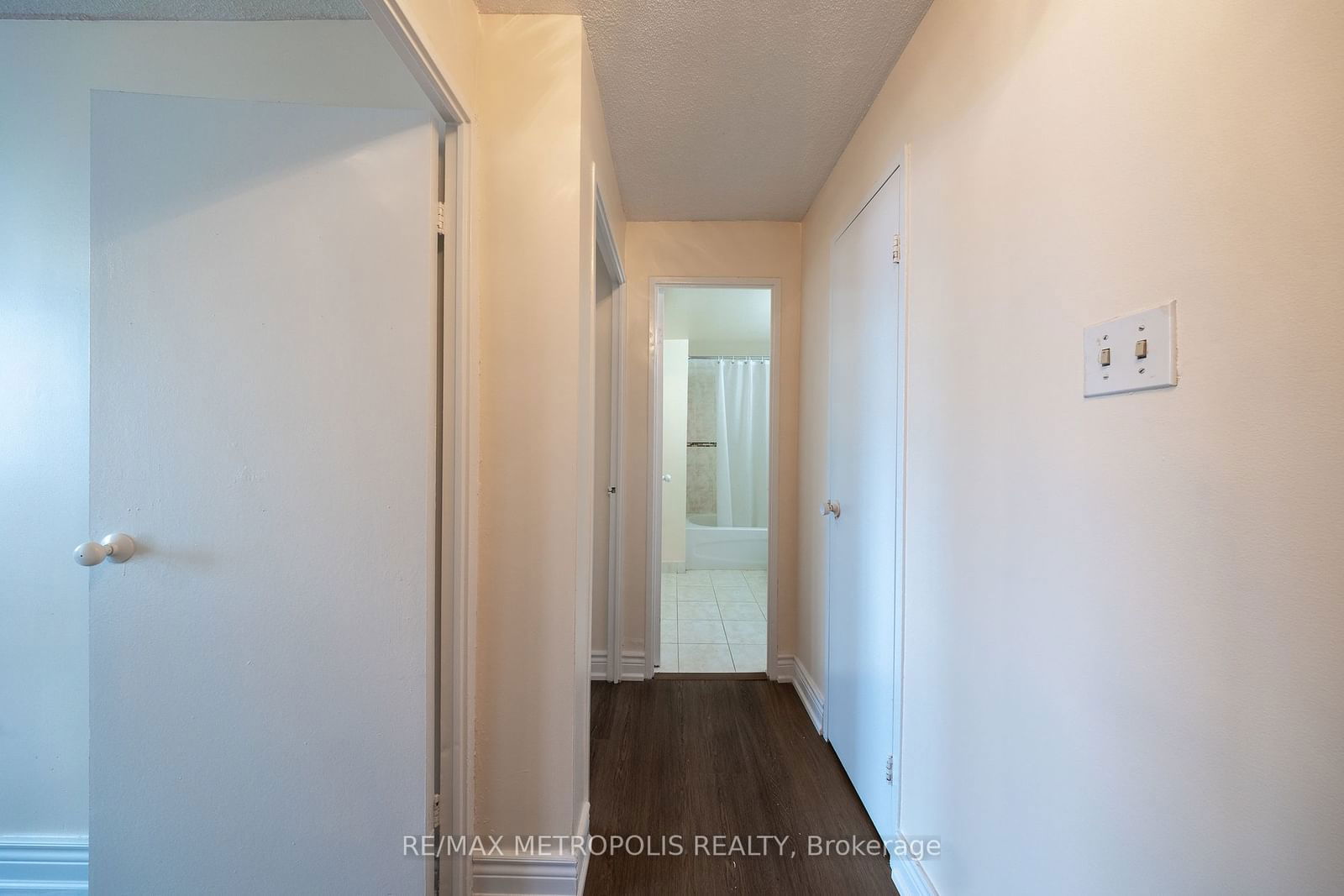 270 Palmdale Dr, unit 1405 for rent