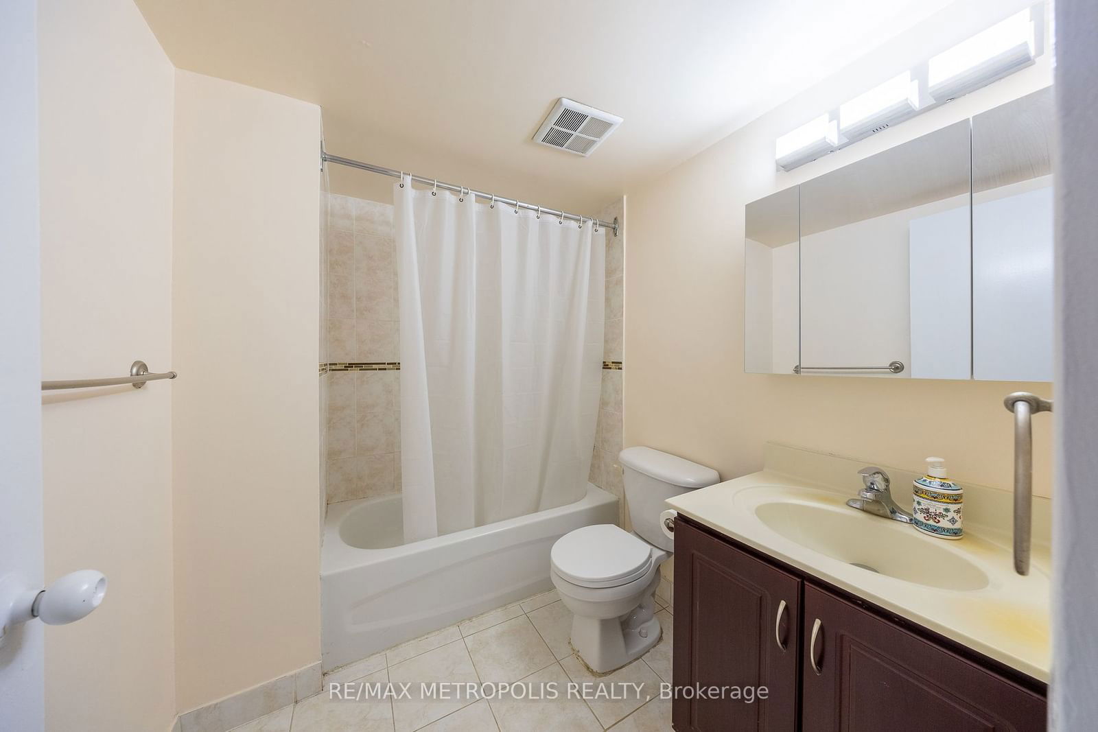 270 Palmdale Dr, unit 1405 for rent