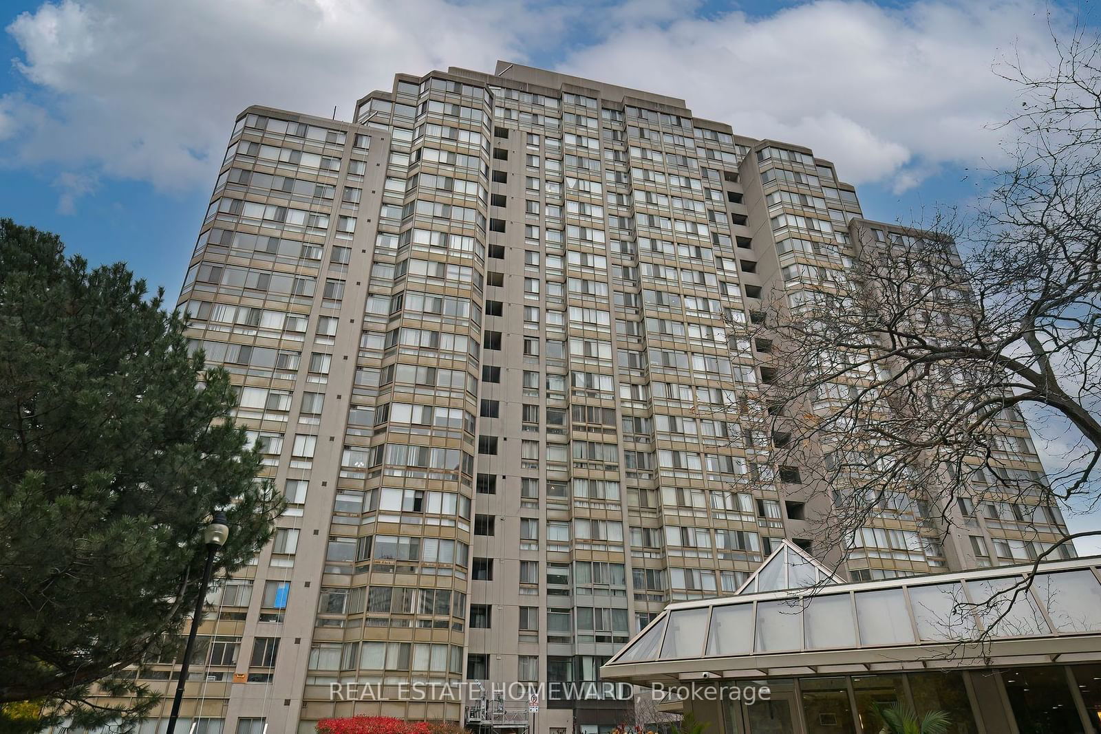 3233 Eglinton Ave E, unit 810 for sale