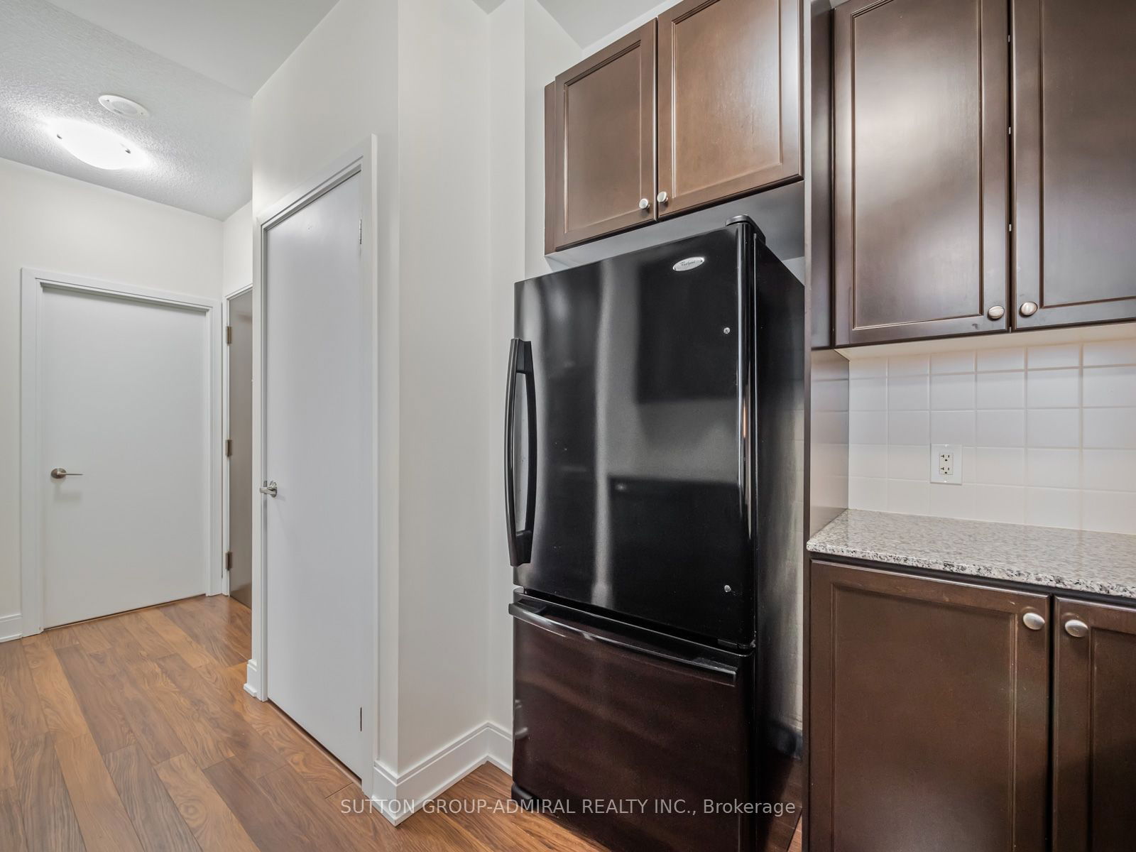 135 Village Green Sq, unit 418 for rent