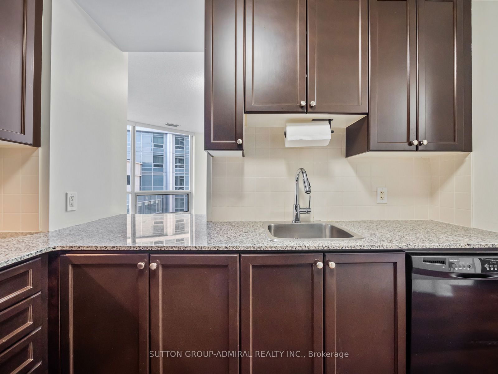 135 Village Green Sq, unit 418 for rent