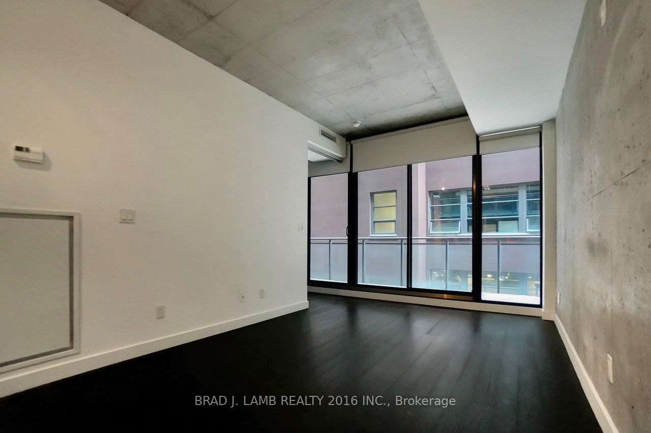 90 Broadview Ave, unit 213 for rent