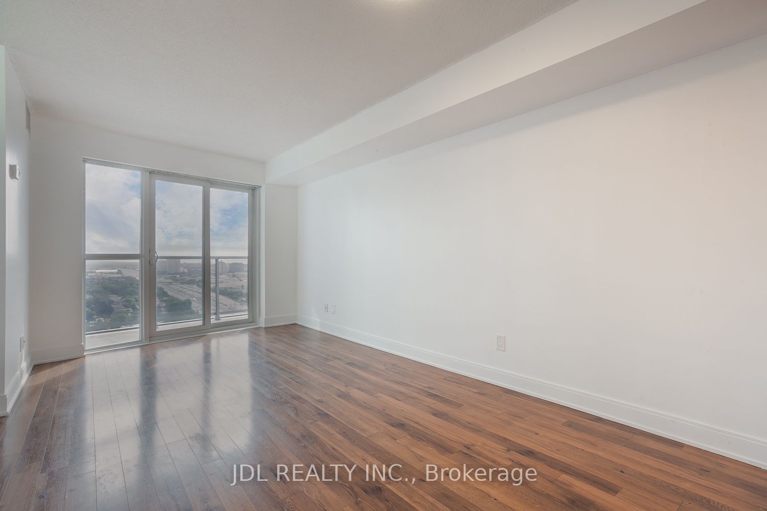 125 Village Green Sq, unit 3211 for sale