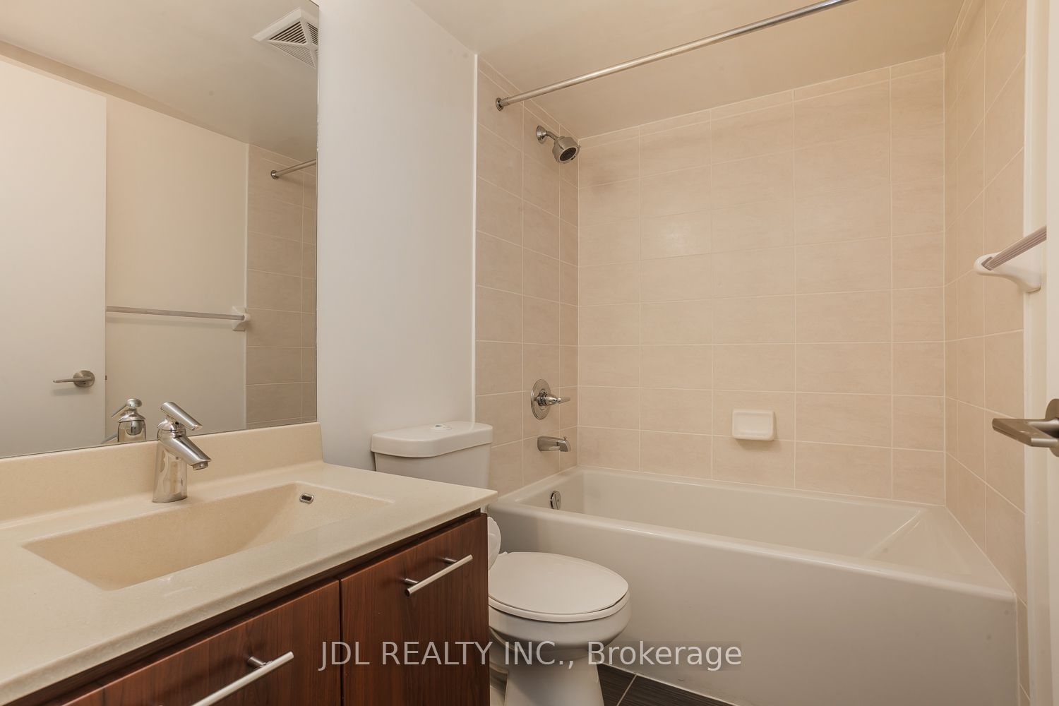 125 Village Green Sq, unit 3211 for sale