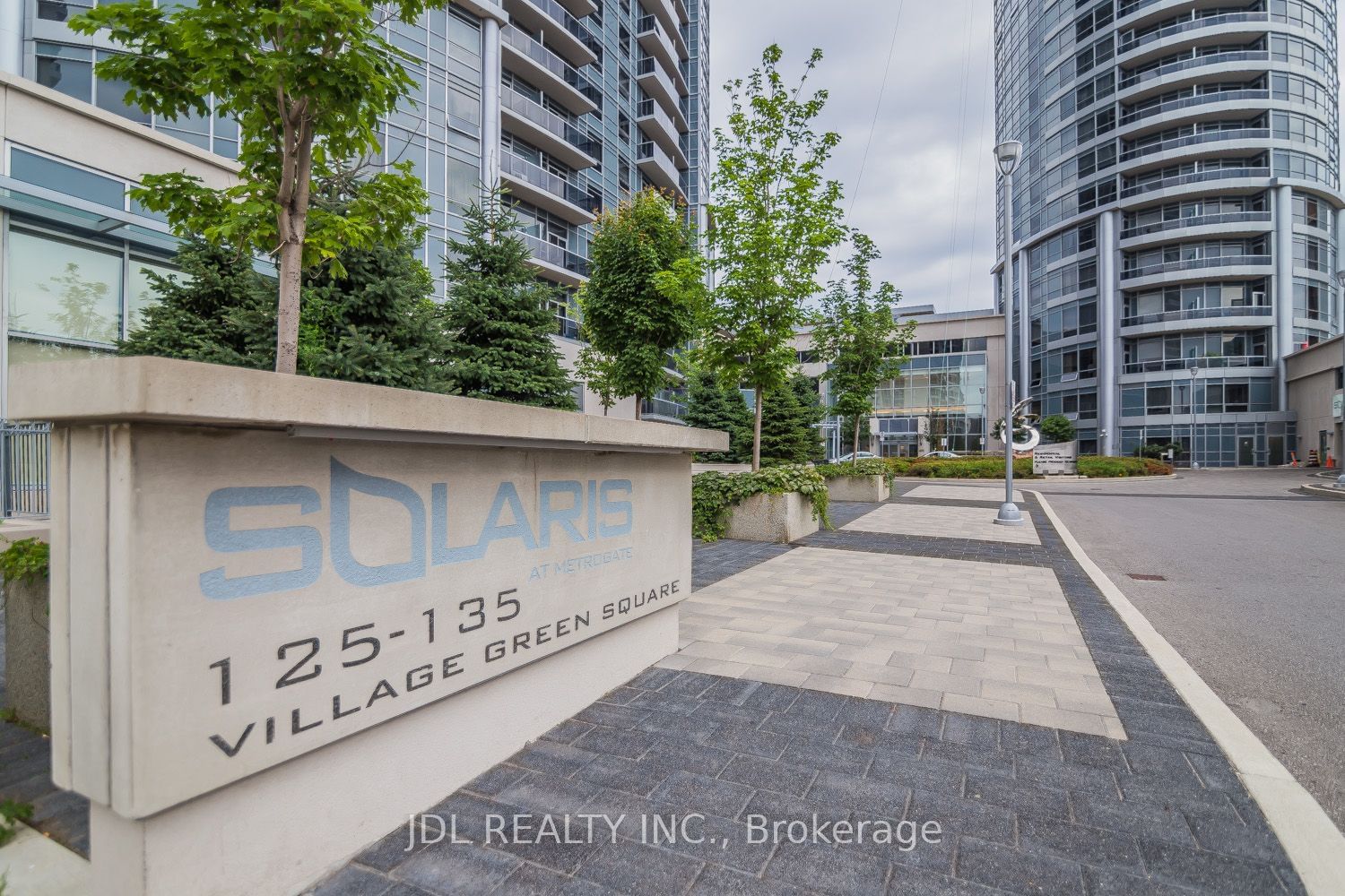 125 Village Green Sq, unit 3211 for sale