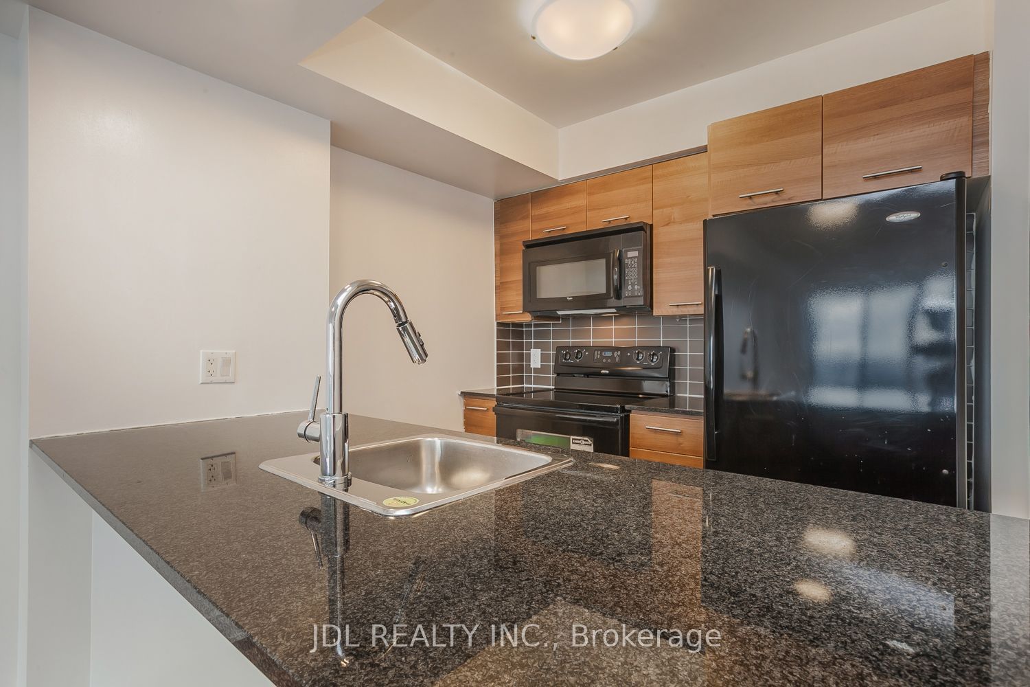 125 Village Green Sq, unit 3211 for sale